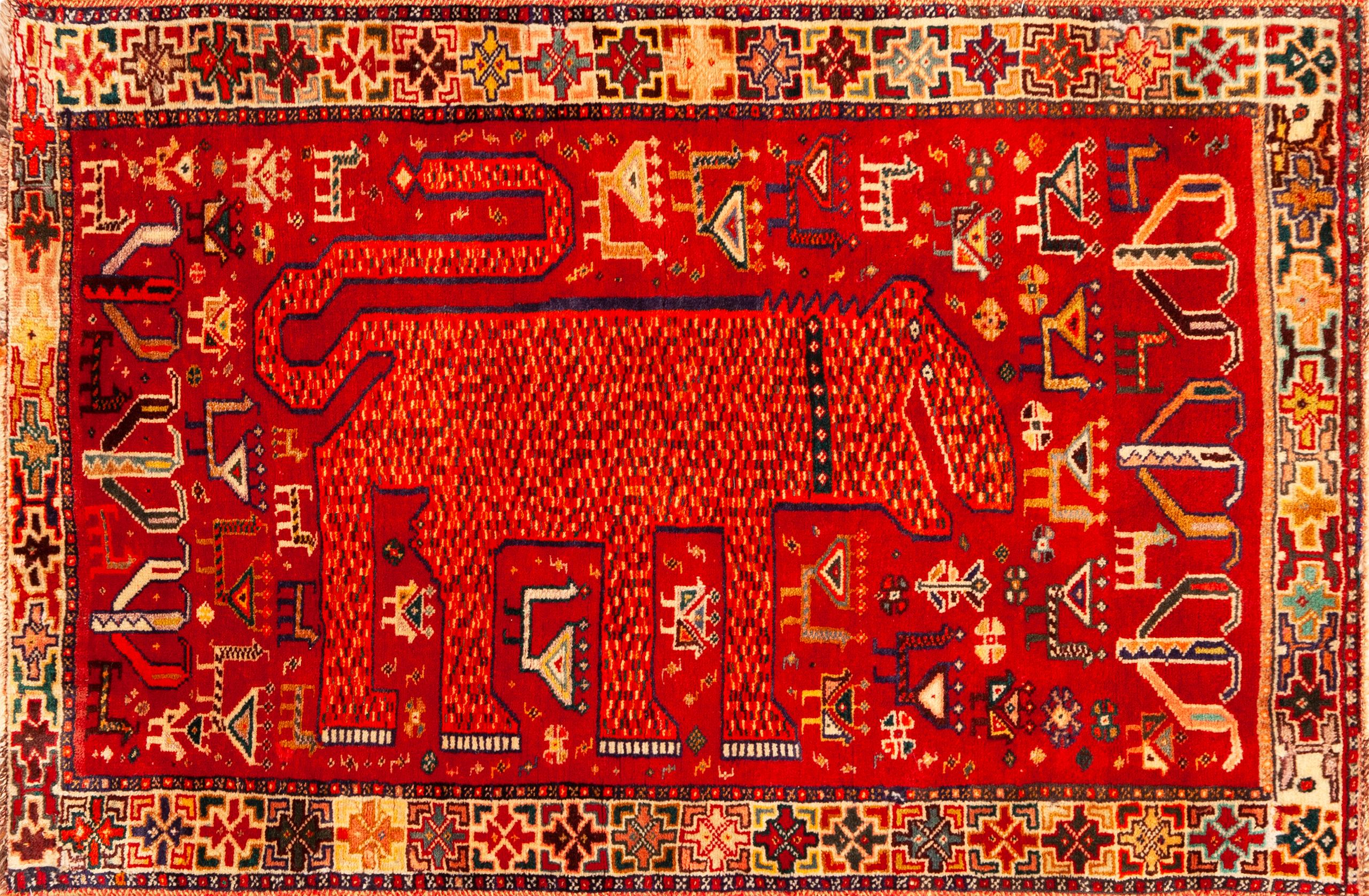 Roaring Geometry Vintage Tribal Lion Gabbeh Teppich in feurigem Rot im Zustand „Gut“ im Angebot in New York, NY
