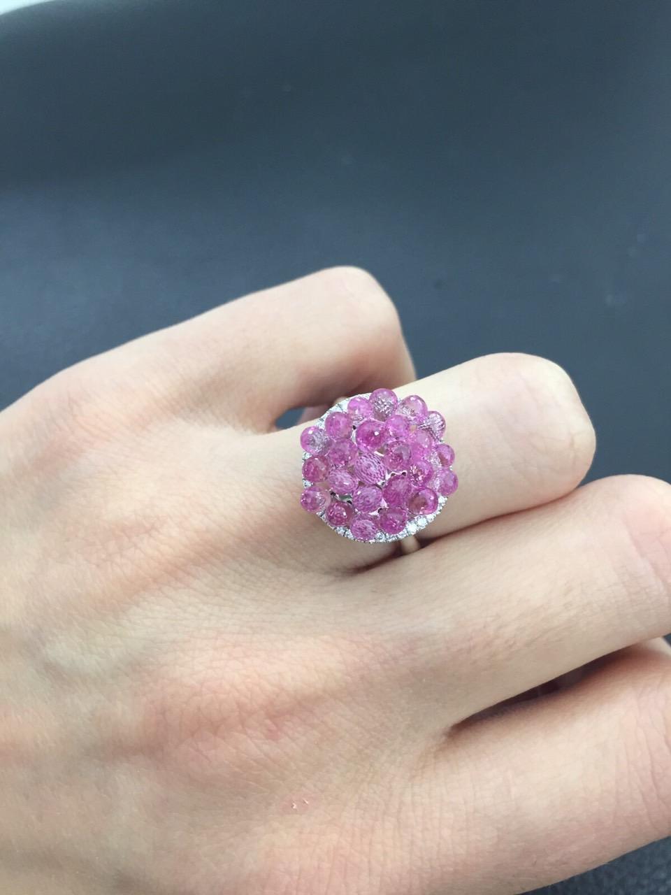 Roaring 1920s Inspired Pink Sapphire White Diamond White Gold Drop Ring In New Condition For Sale In Montreux, CH