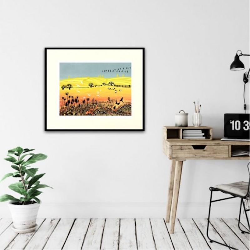 La lumière du soleil sur les champs, l'impression en édition limitée, l'impression de paysages et d'animaux - Beige Landscape Print par Rob Barnes