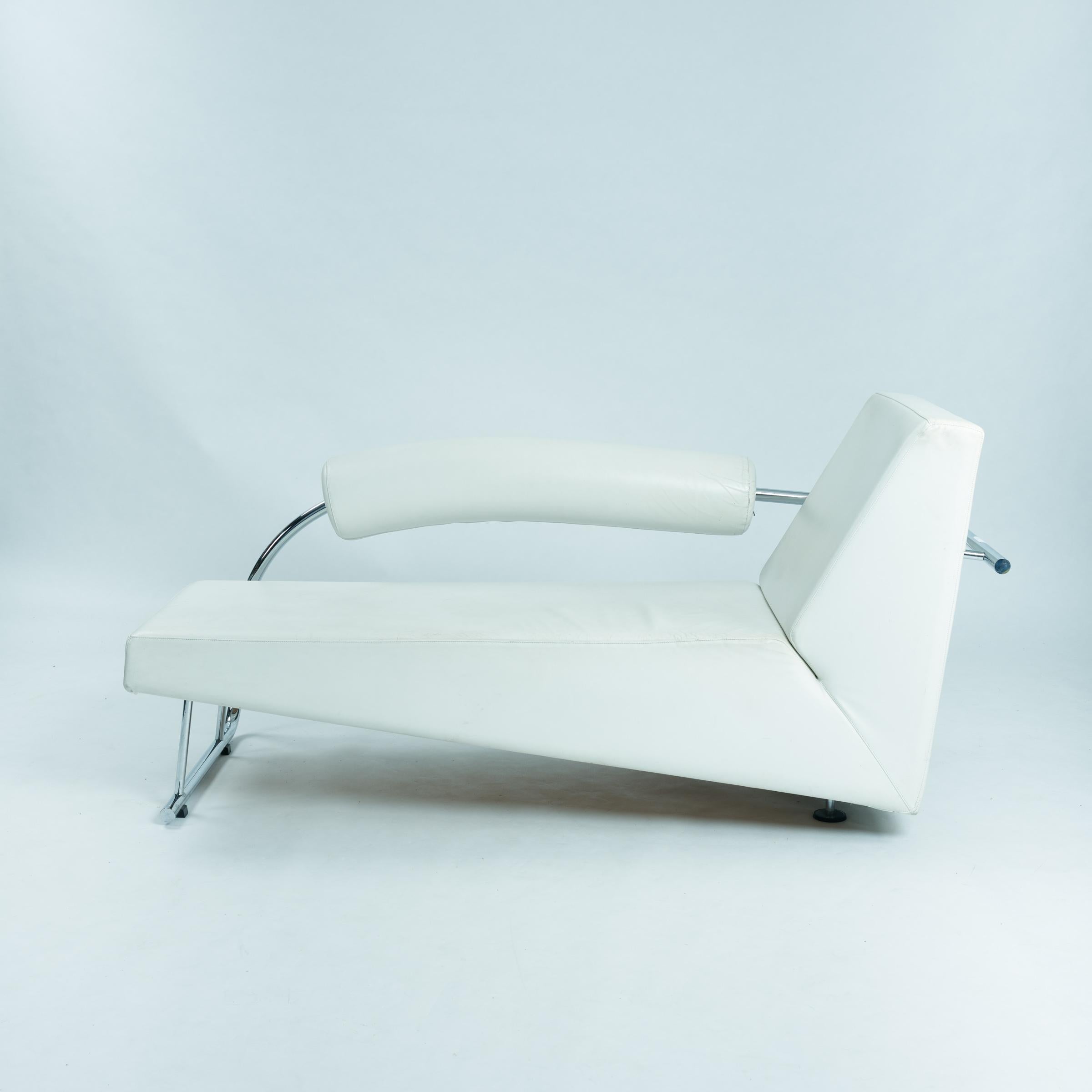 Rob Eckhardt Karel Doorman postmoderne Chaiselongue weißes Leder Stahlrohr (Ende des 20. Jahrhunderts) im Angebot