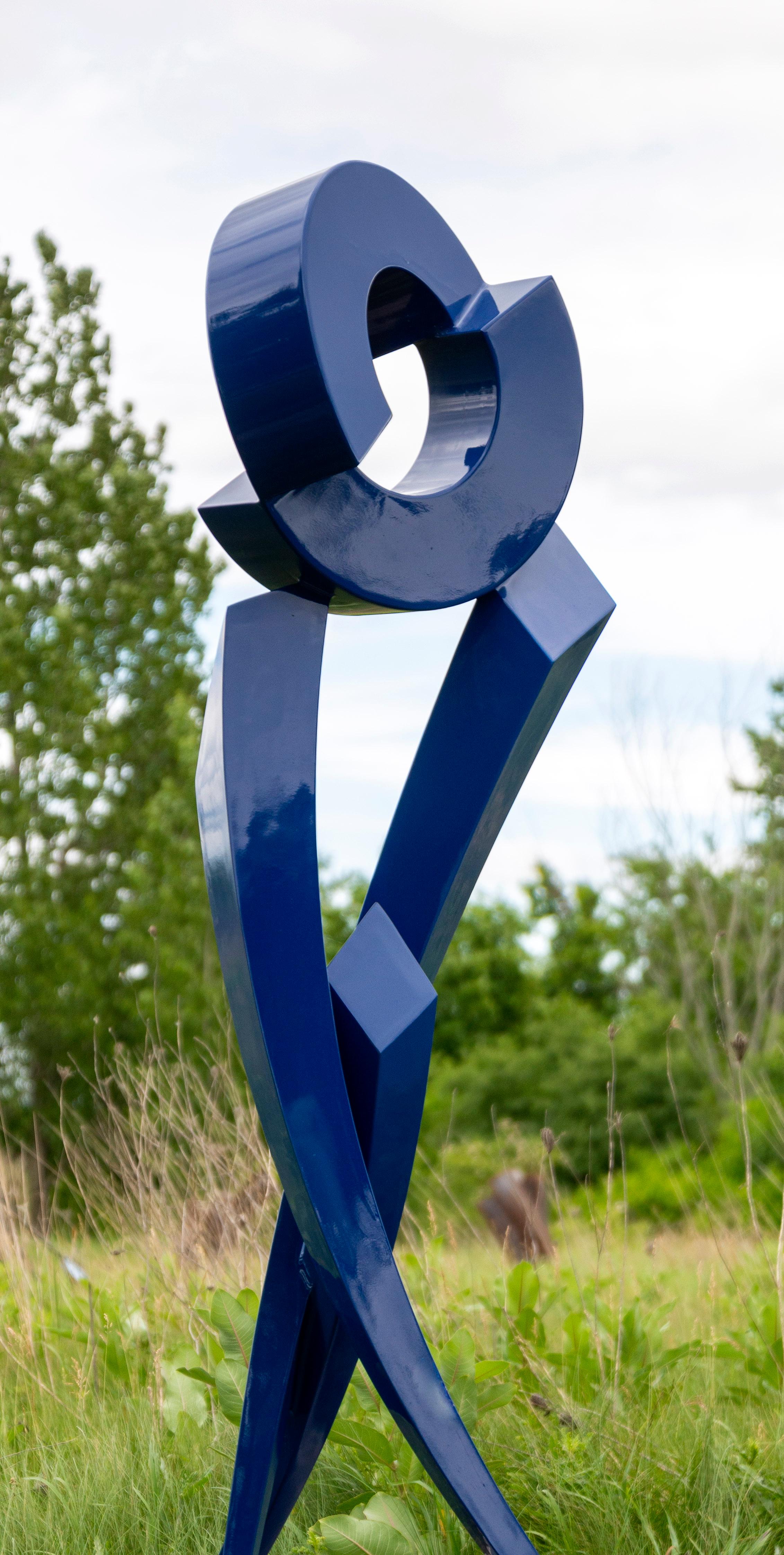Blue Princesse - sculpture d'extérieur contemporaine, abstraite, en aluminium peint - Noir Abstract Sculpture par Rob Lorenson