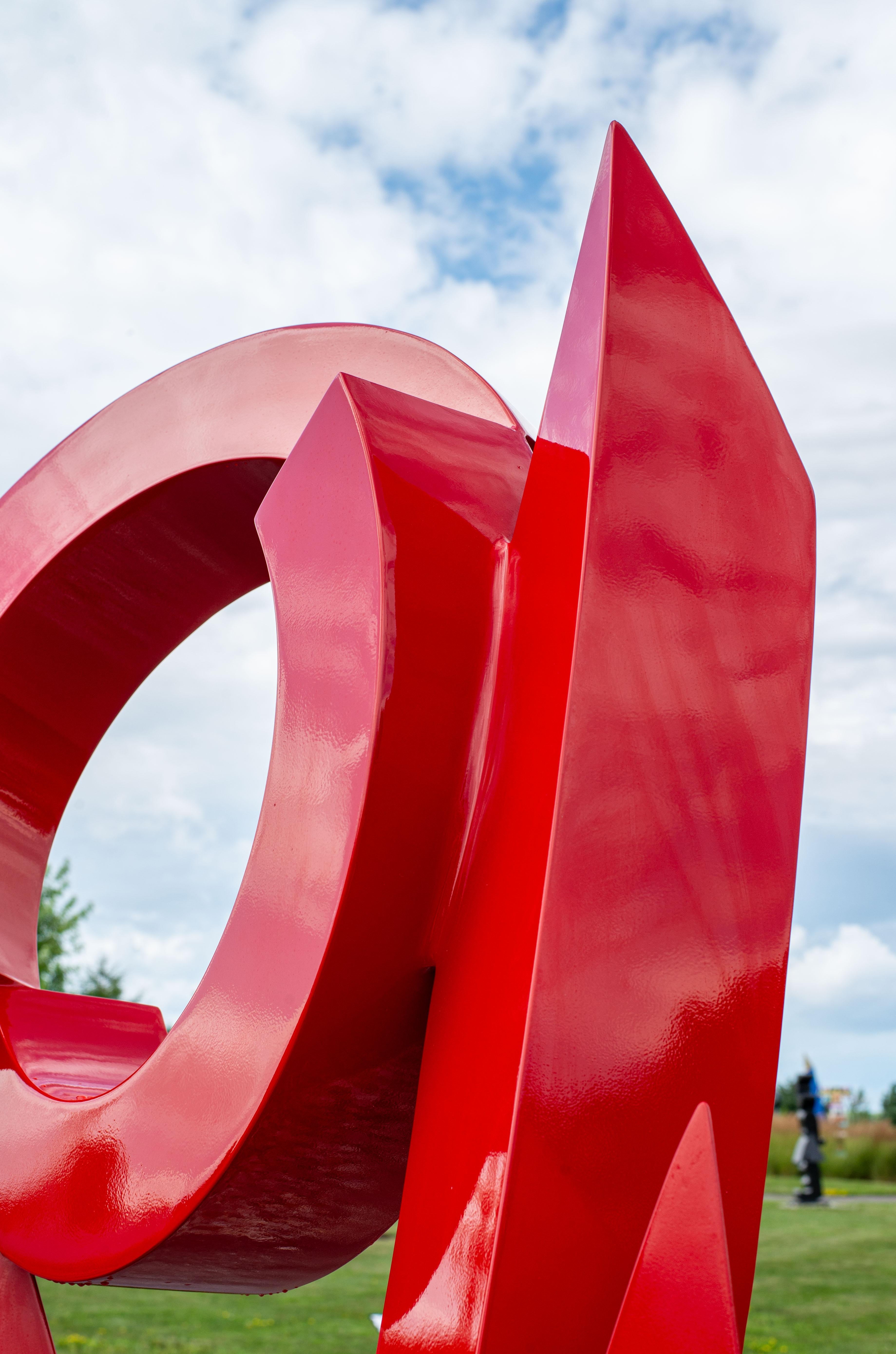Summer Red Rhythm - sculpture d'extérieur contemporaine, abstraite, en acier inoxydable en vente 10
