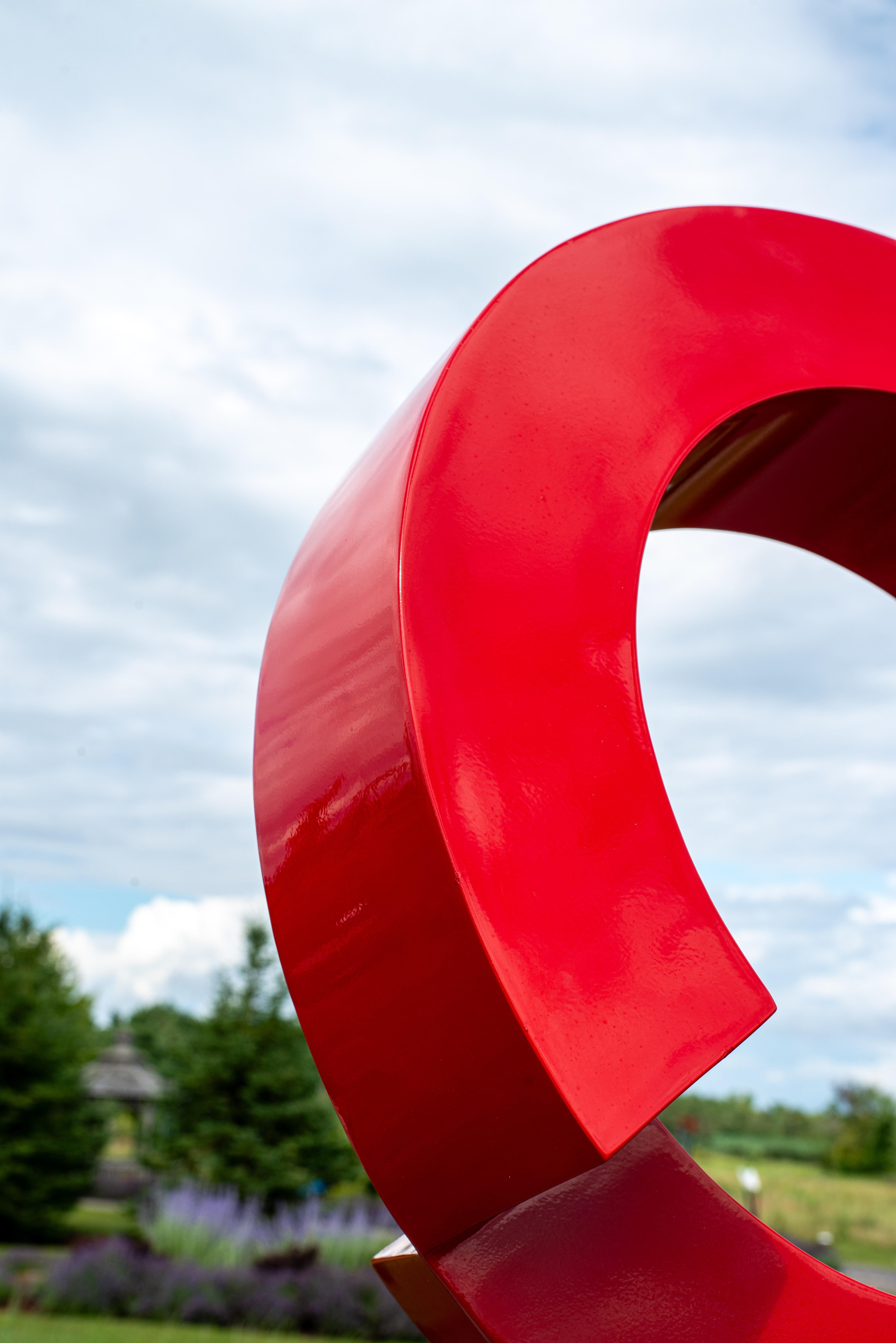Summer Red Rhythm - sculpture d'extérieur contemporaine, abstraite, en acier inoxydable en vente 6