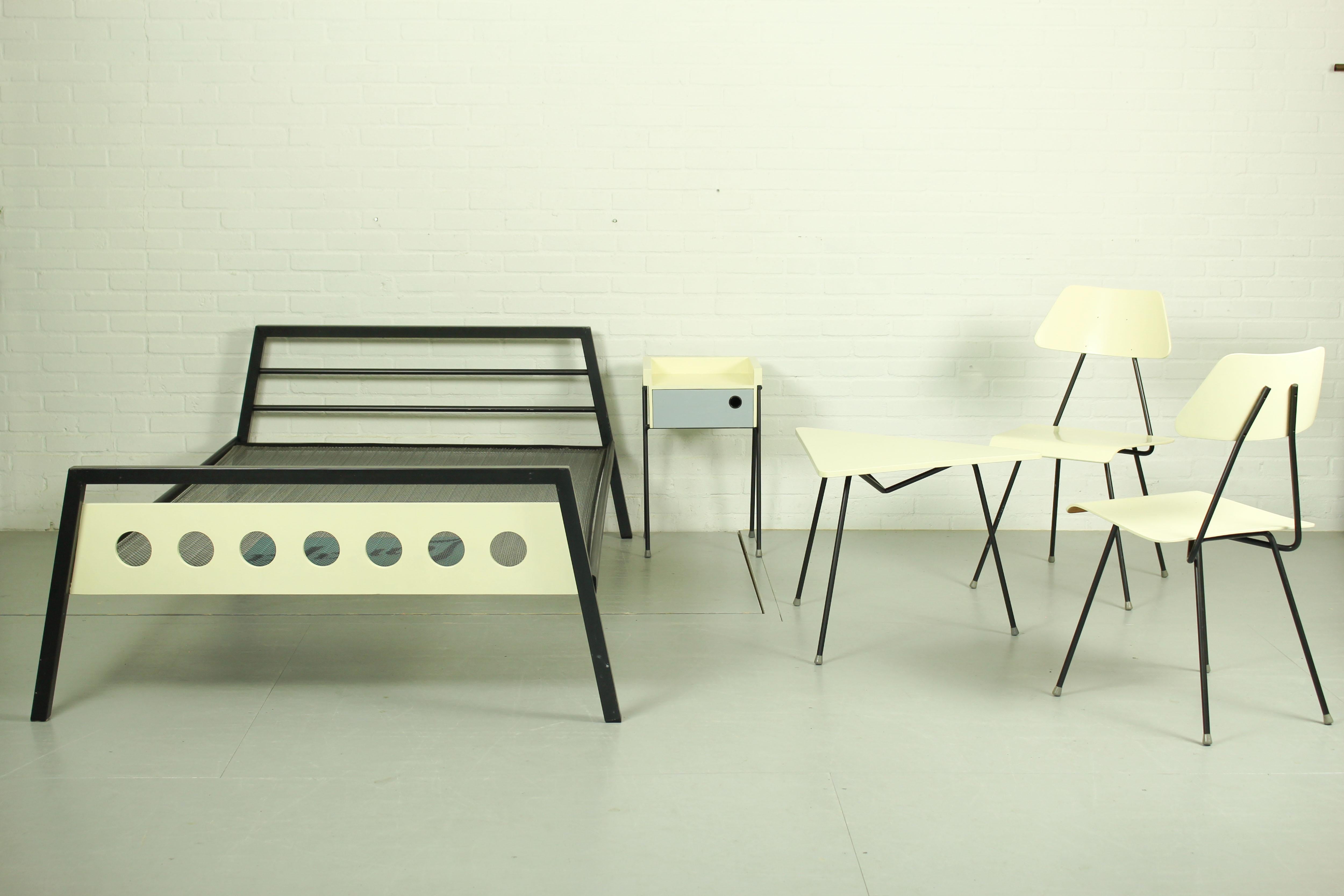 Bett, Stuhl und Nachttisch von Rob Parry und Emile Truijen für die Dico-Serie „Kamer 56“ (Moderne der Mitte des Jahrhunderts) im Angebot
