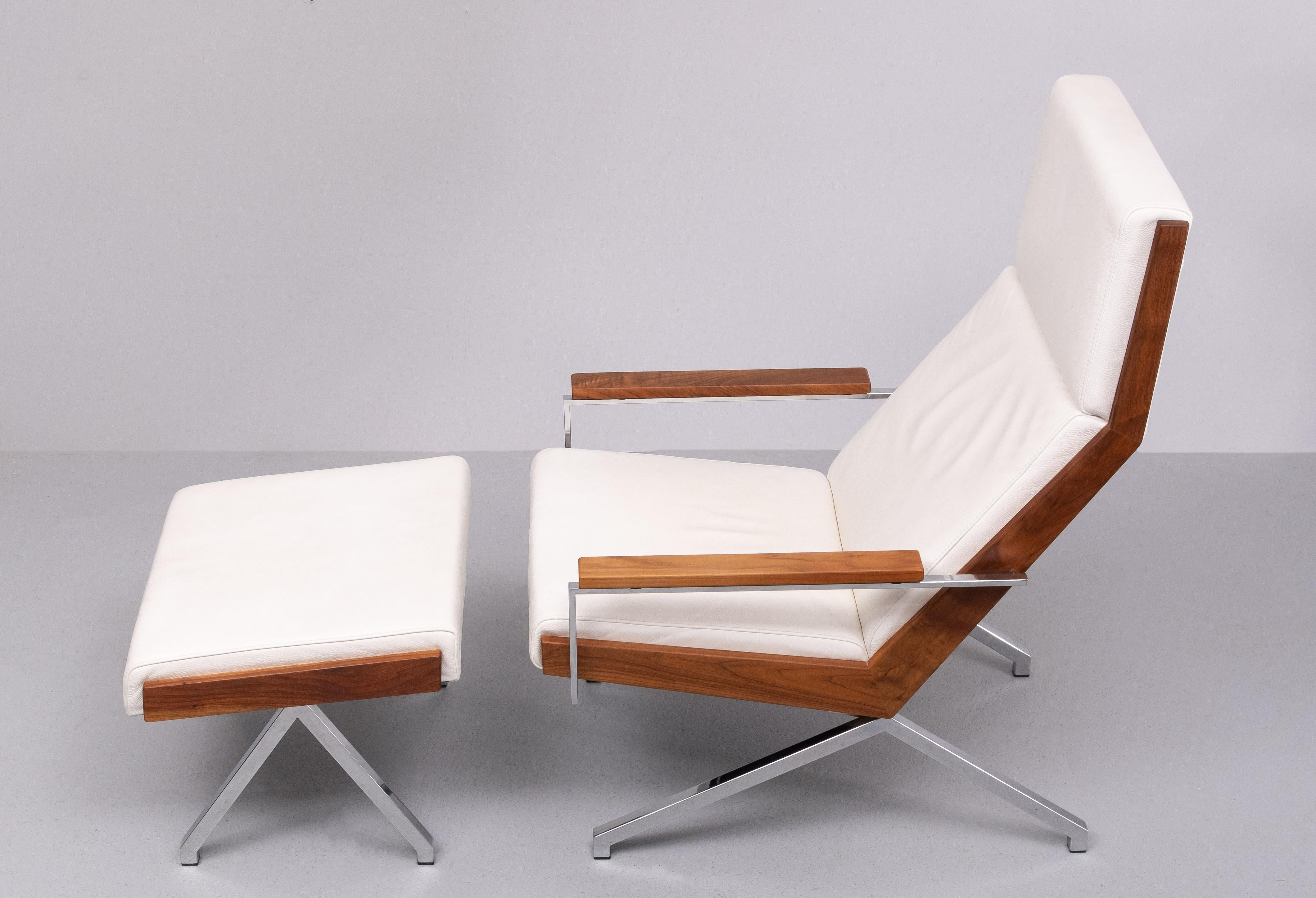 Rob Parry  ''Lotus''  Lounge Chair and Ottoman  In Good Condition In Den Haag, NL
