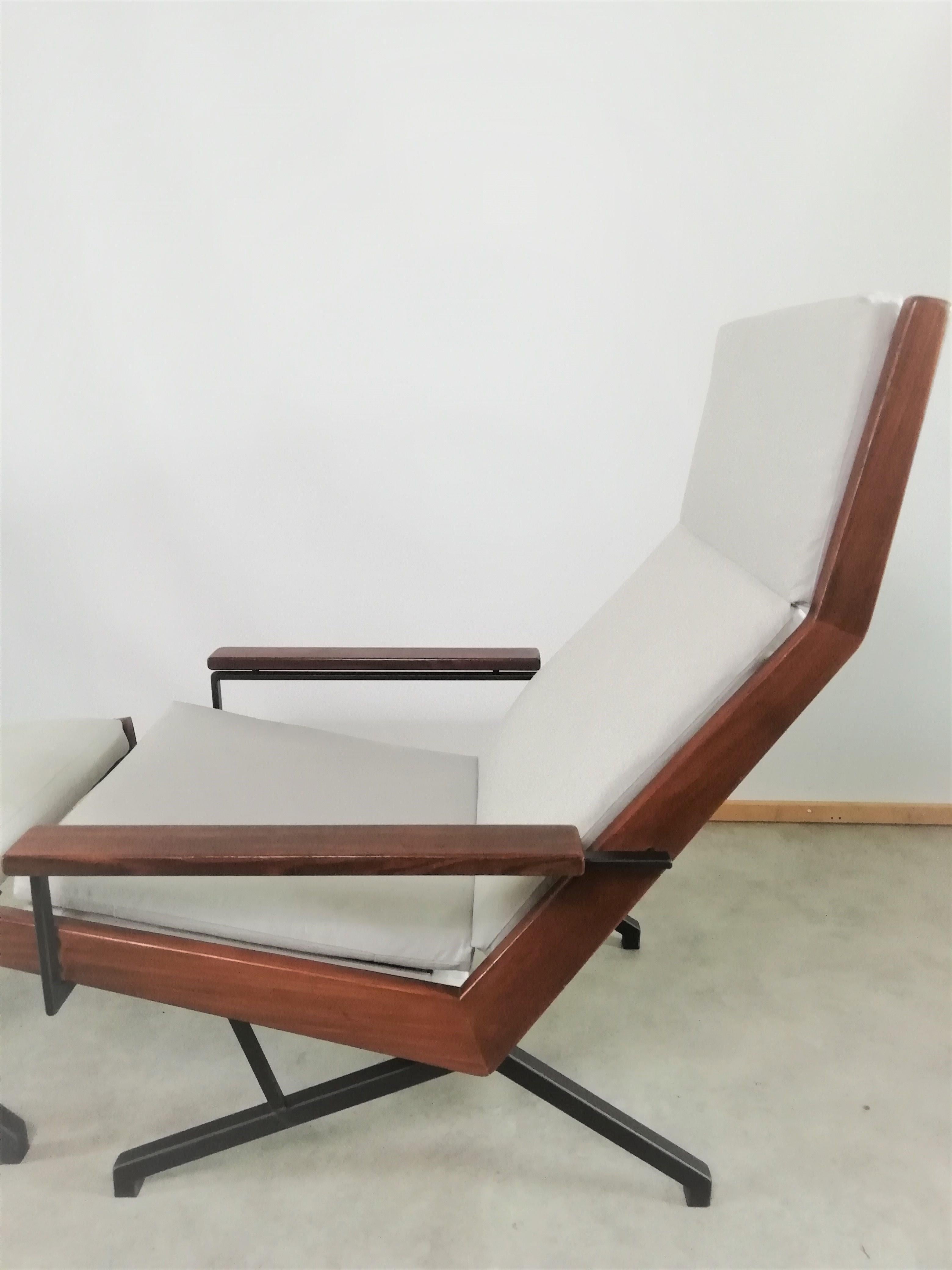 Mid-20th Century Rob Parry “Lotus” Lounge Chair for Gelderland, 1950’s