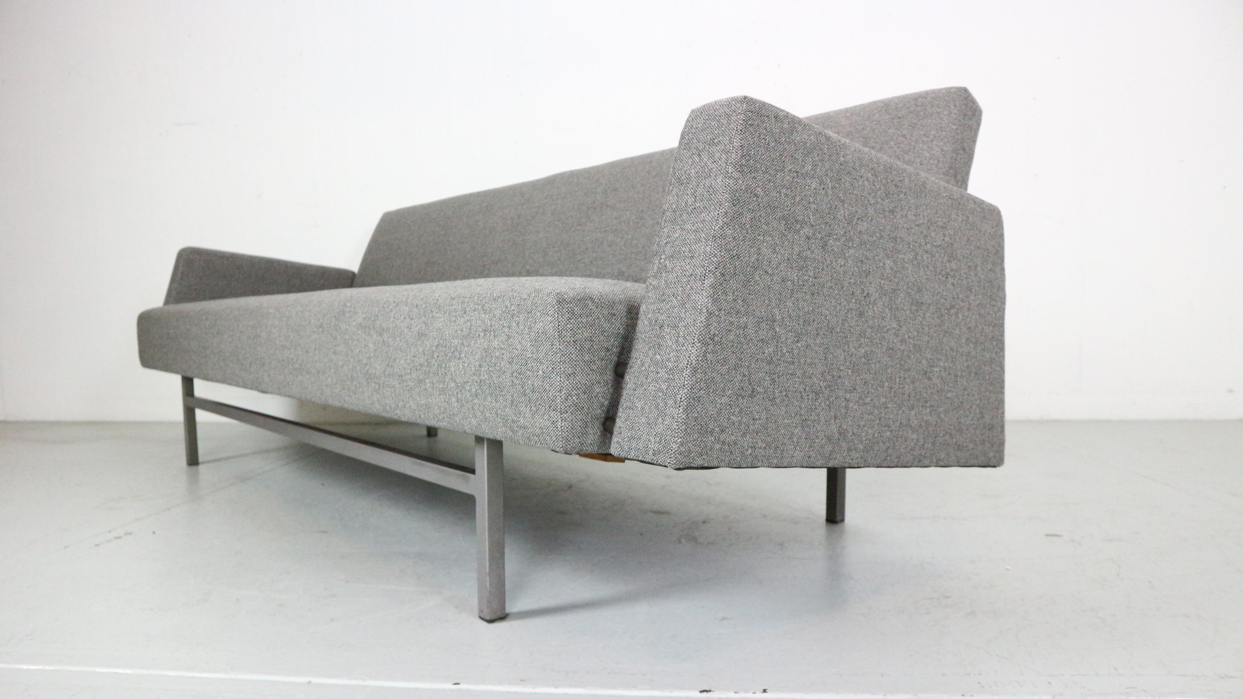 Rob Parry Newly Reupholstery Sofa/ Daybed for Gelderland, 1960 Dutch For Sale 4