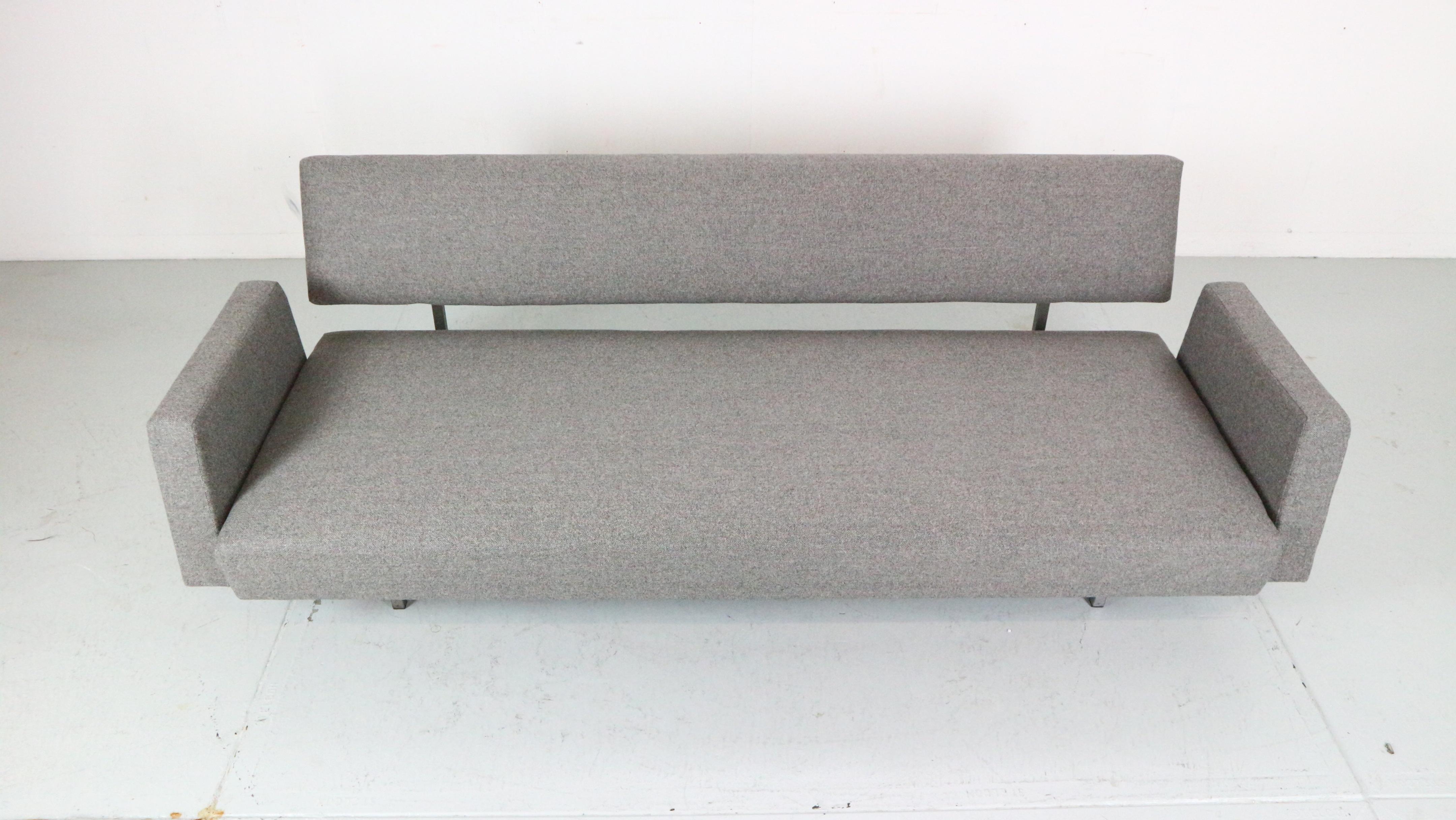Rob Parry Newly Reupholstery Sofa/ Daybed for Gelderland, 1960 Dutch For Sale 1
