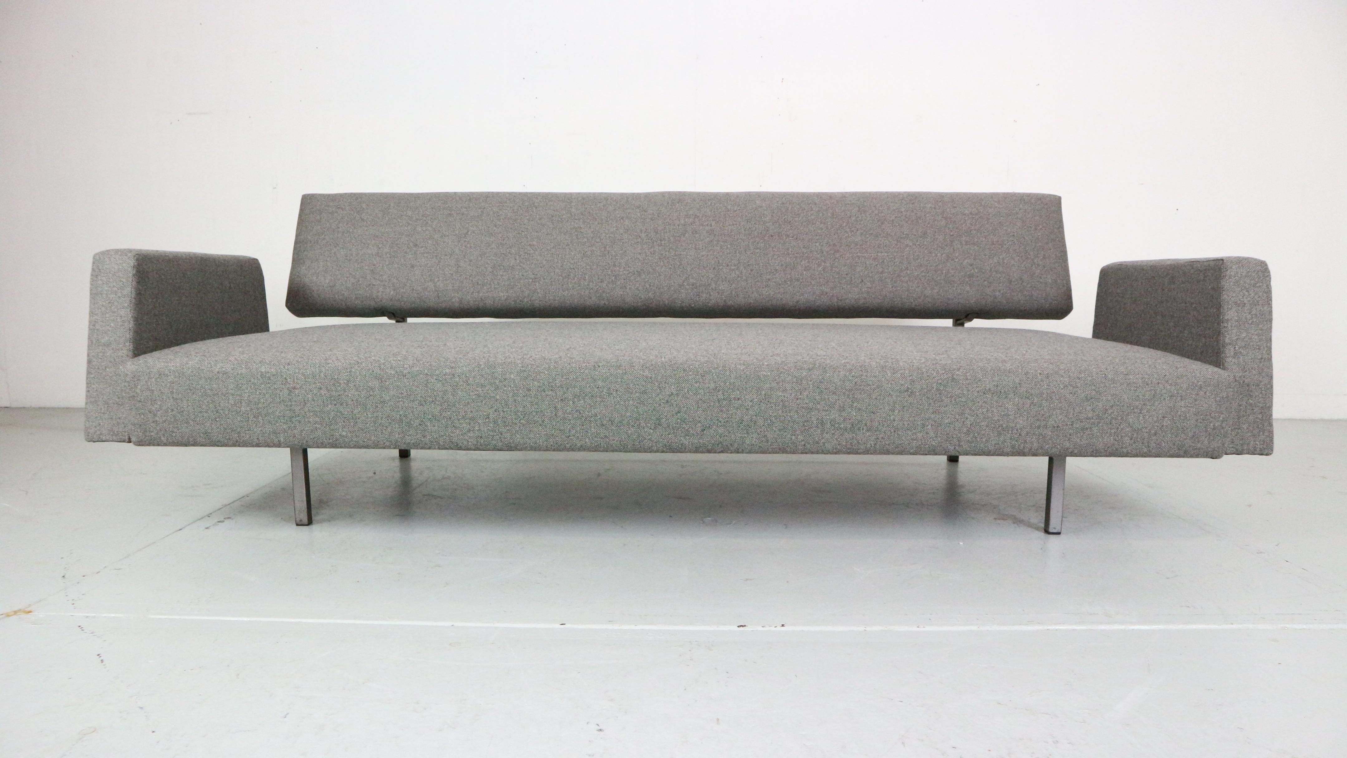 Rob Parry Newly Reupholstery Sofa/ Daybed for Gelderland, 1960 Dutch For Sale 2
