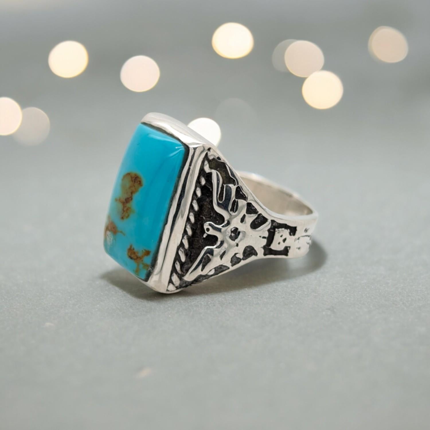 Rob Sherman's Eagle Pass: Handcrafted Sterling Silver Kingman Turquoise Ring In New Condition In Greeneville, TN