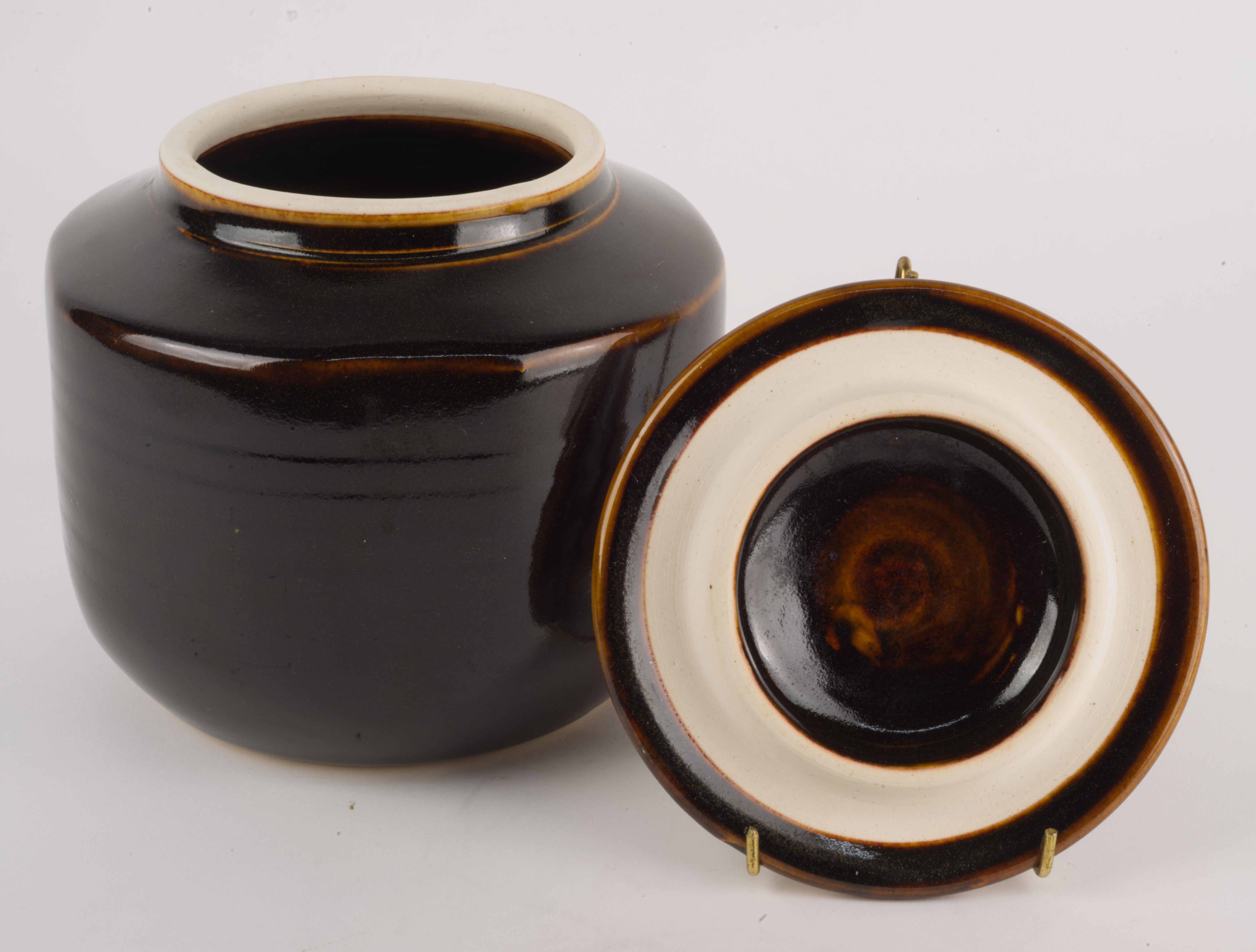 Vernissé Pot à couvercle Rob Wiedmaier, paysage organique petit en vente