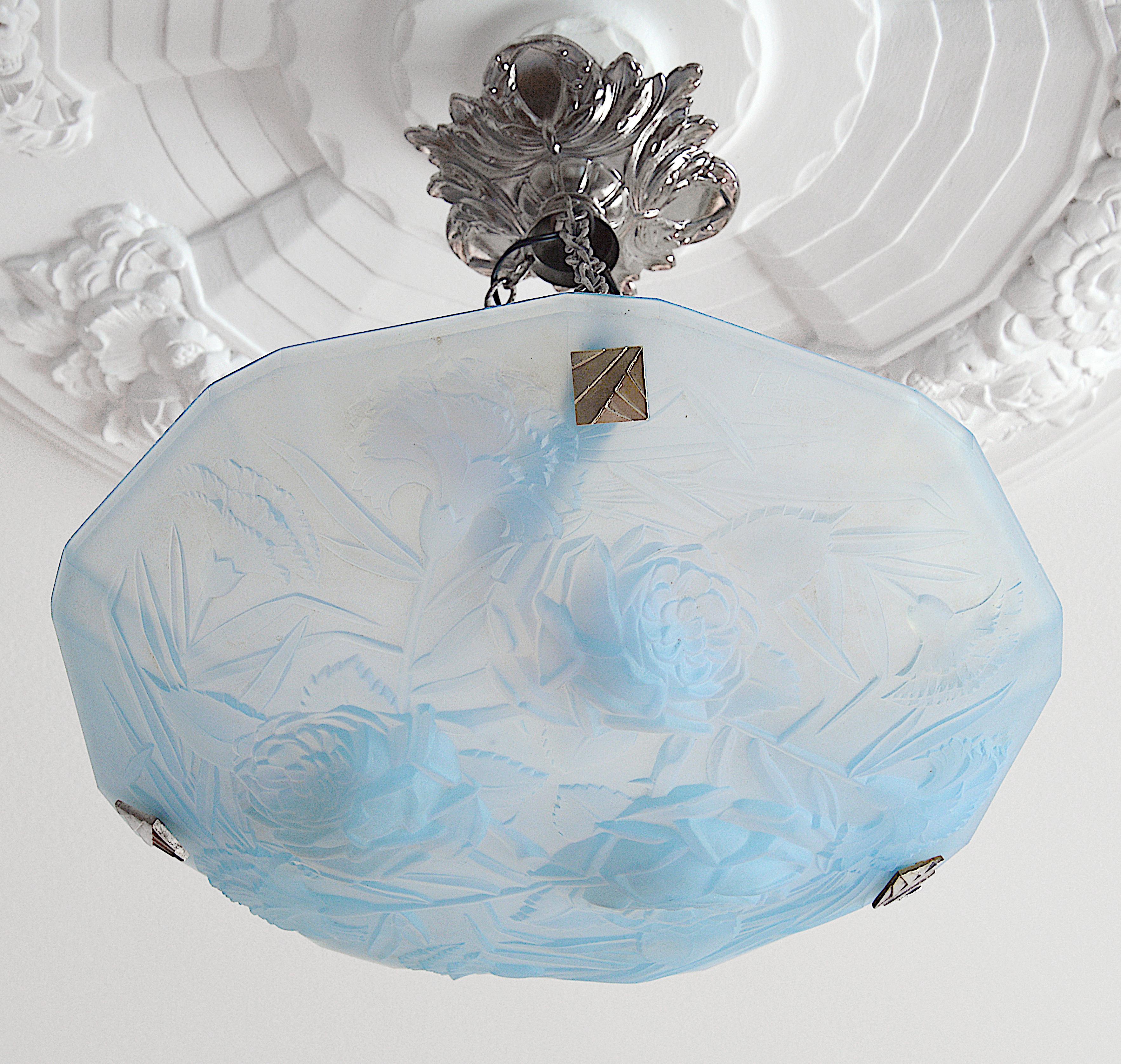 Roba French Art Deco Opalescent Pendant Chandelier, 1920 For Sale 1