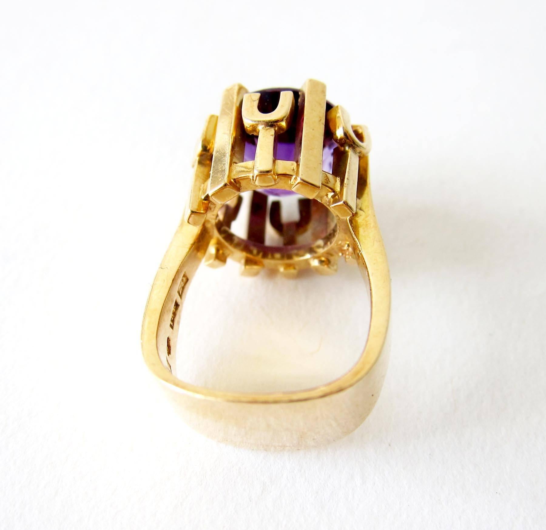 Rare Robbert Gold Amethyst Swedish Modernist Regal Crown Ring In Good Condition In Palm Springs, CA