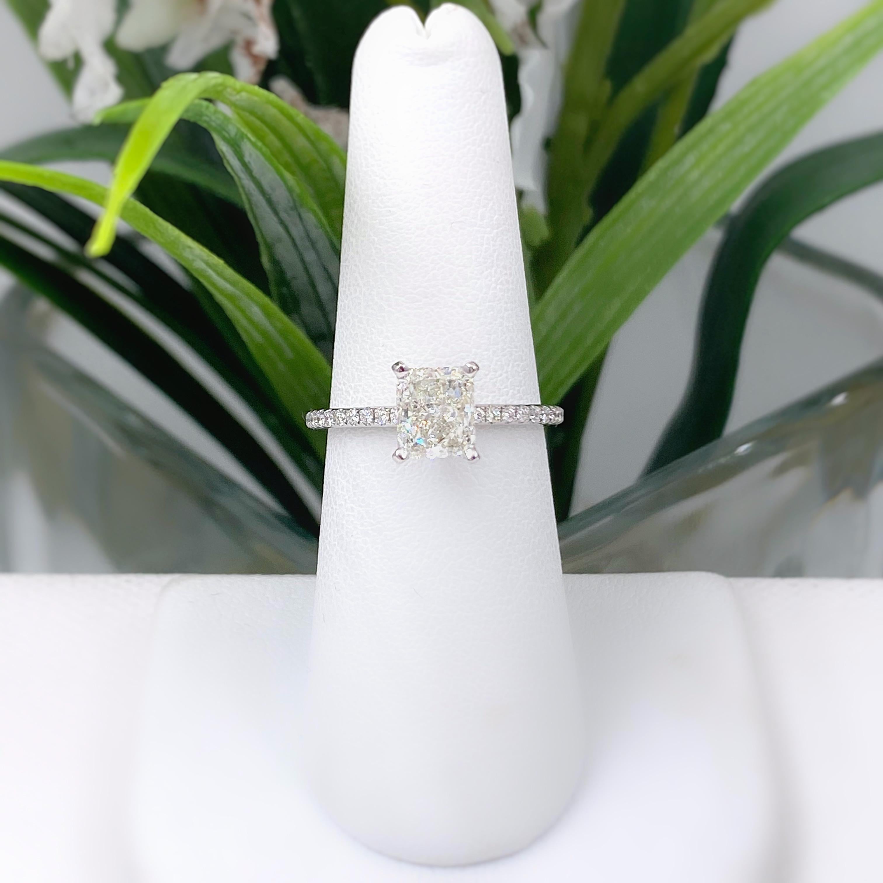 Radiant Cut Robbins Bros FOREVERMARK Radiant Diamond Engagement Ring 1.45 Carat For Sale