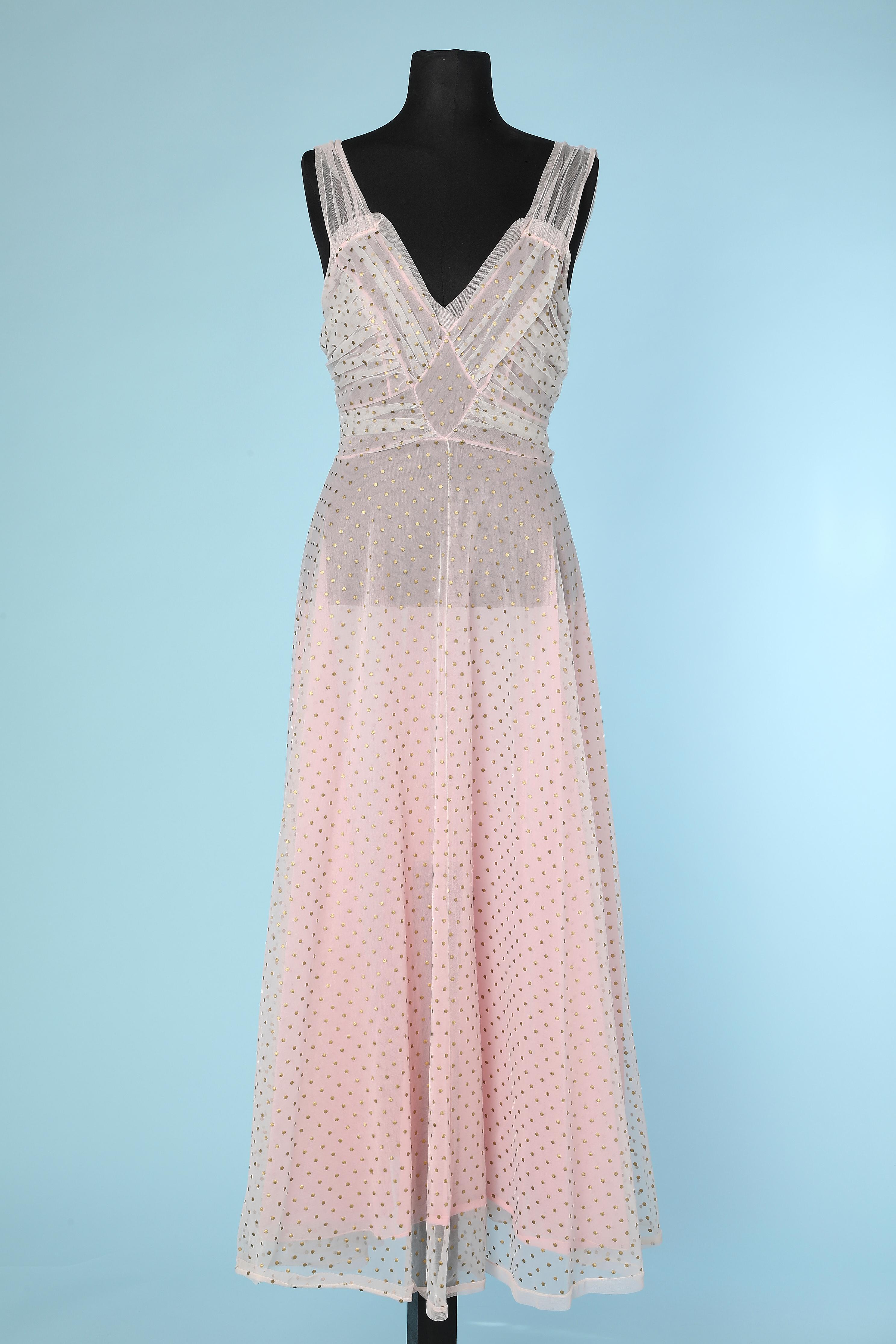 Robe and night-gown in pink nylon and tulle with gold Polka dots Schiaparelli  For Sale 2