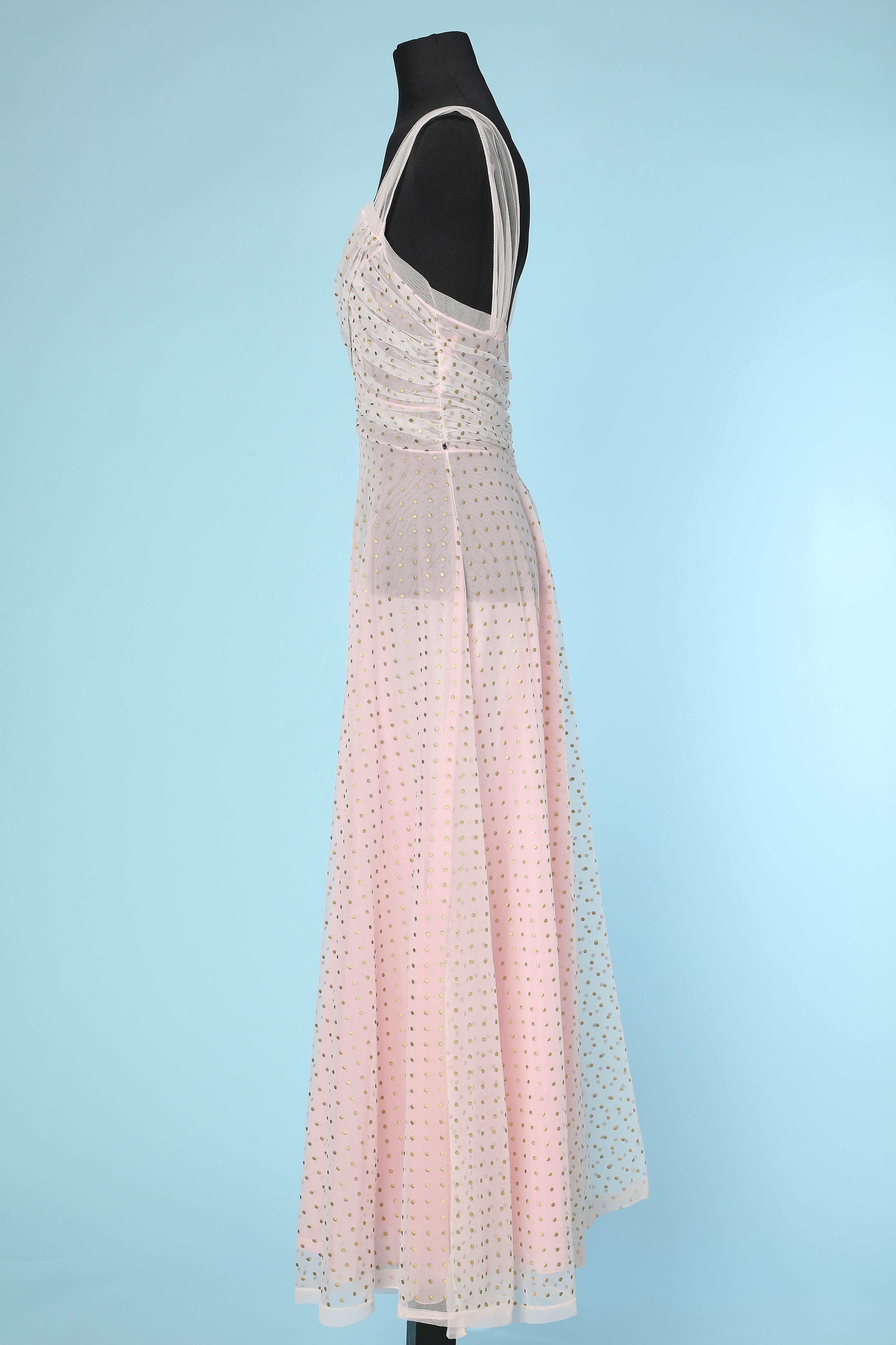 Robe and night-gown in pink nylon and tulle with gold Polka dots Schiaparelli  For Sale 4