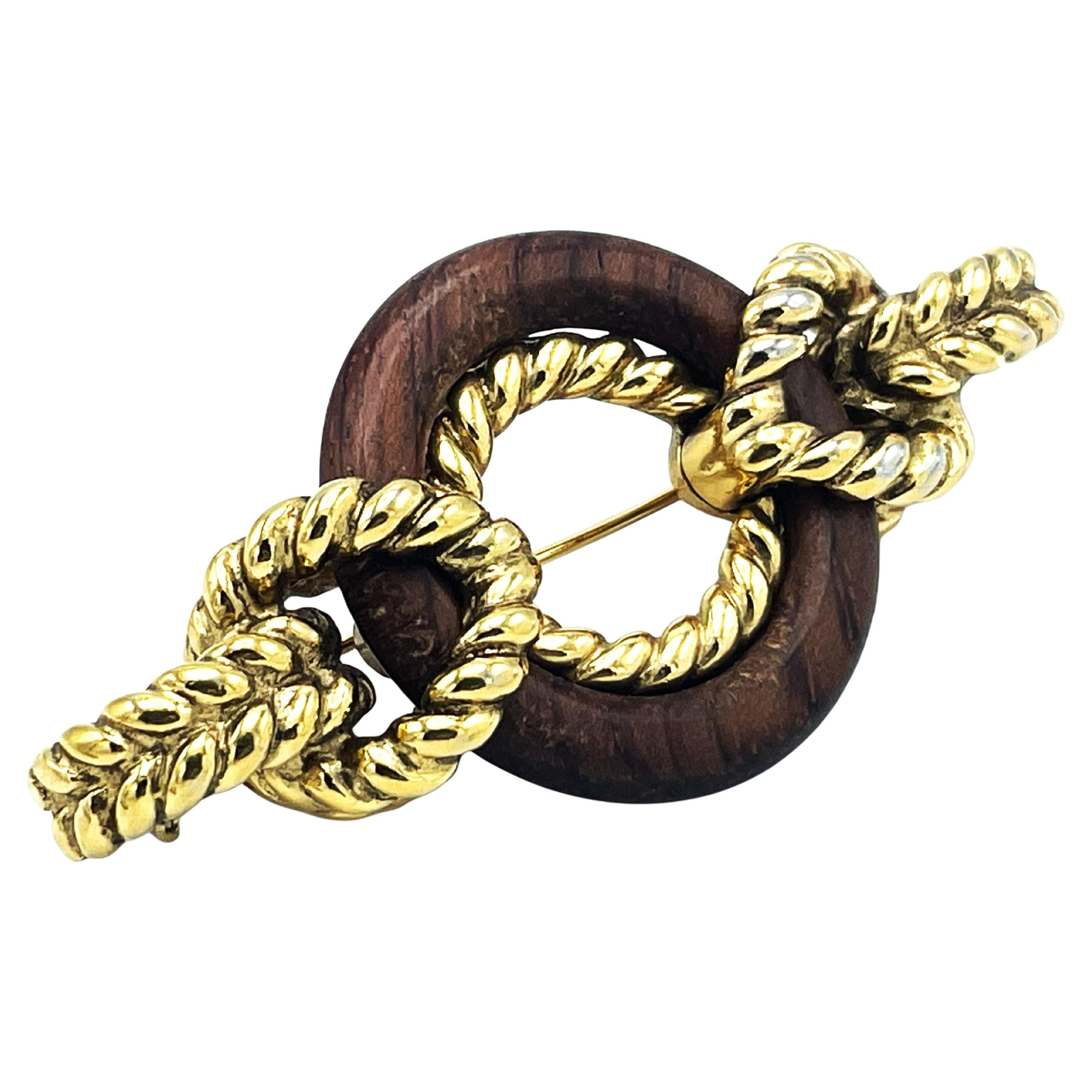 Broche Robe de Robert Goossens Paris en bois et métal doré, années 1980 en vente
