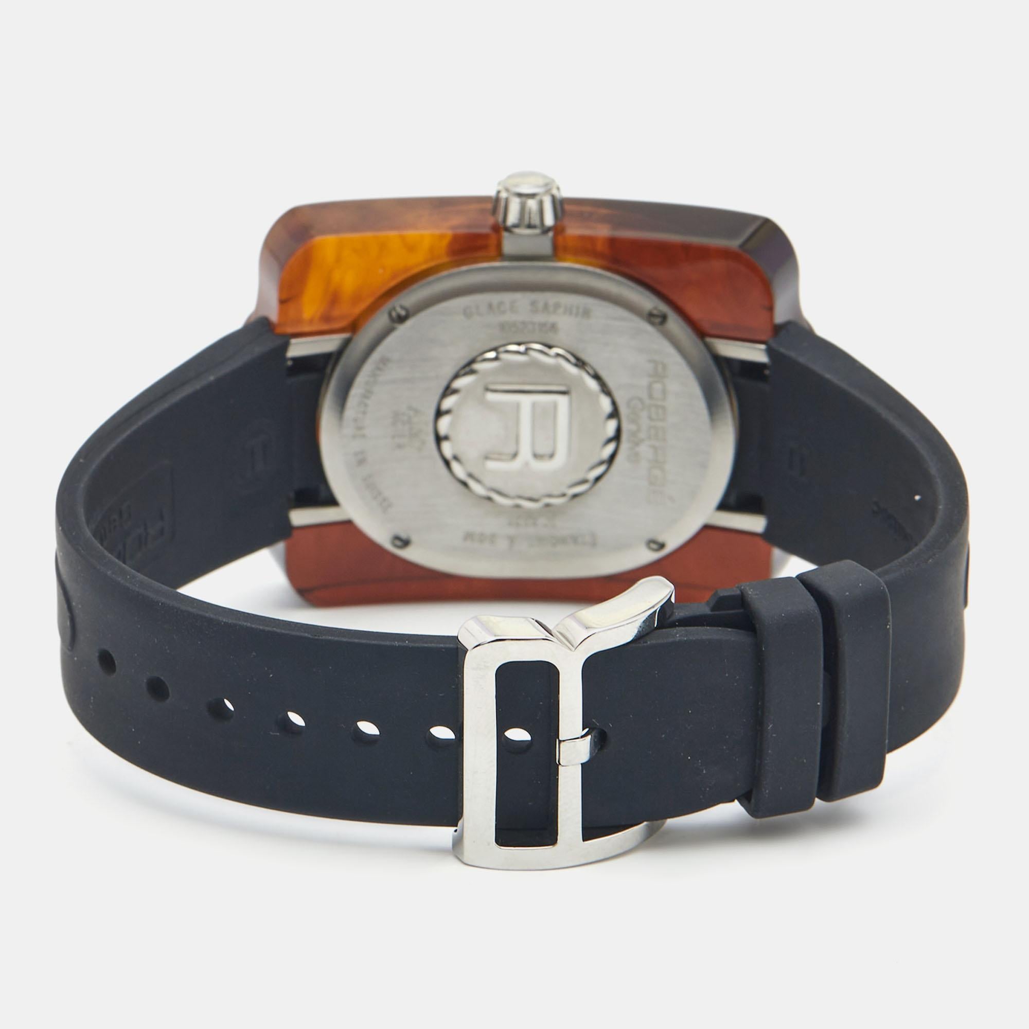 This designer watch is characterized by its skillful craftsmanship and understated charm. Meticulously constructed to tell time in an elegant way, it comes in a sturdy case and flaunts a seamless blend of innovative design and flawless style.

