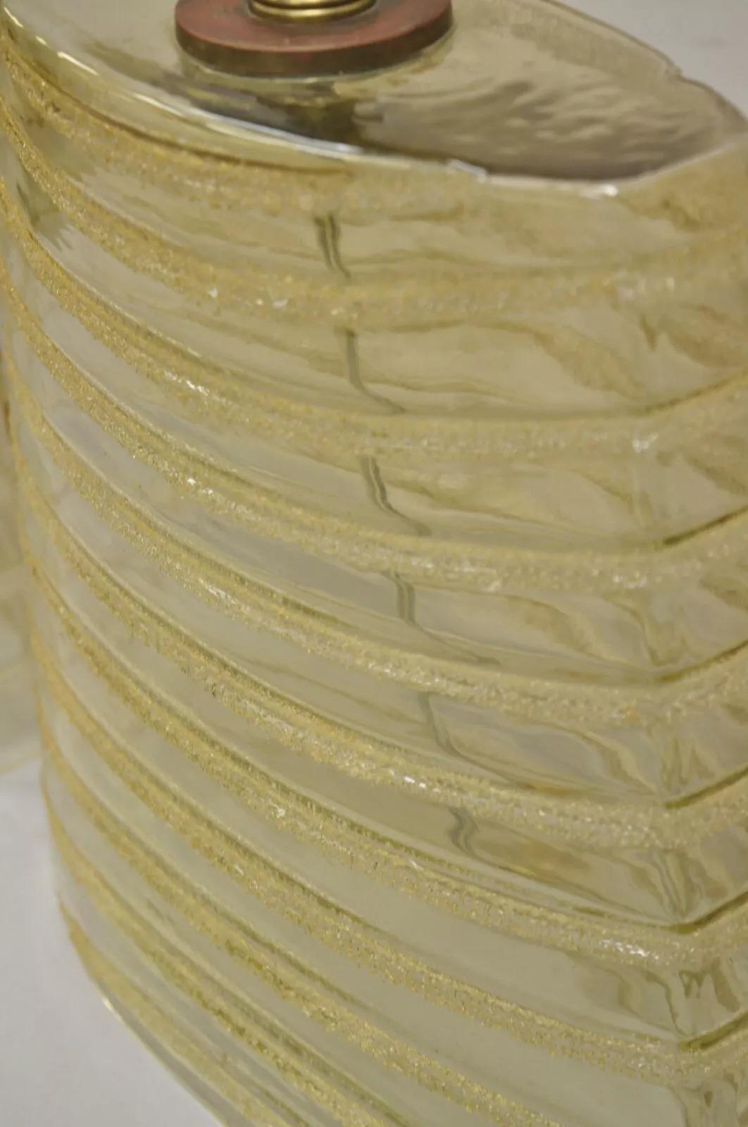 Robert Abbey Lampada da tavolo moderna in vetro oblungo con design a macchie d'oro - una coppia in vendita 4