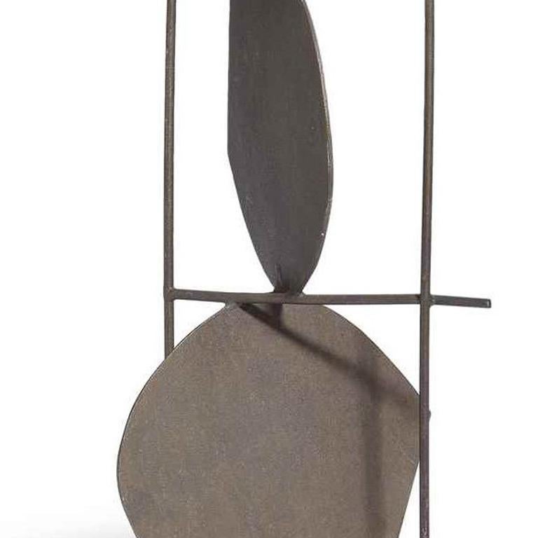 Maquette (Opus 145) - Gris Abstract Sculpture par Robert Adams