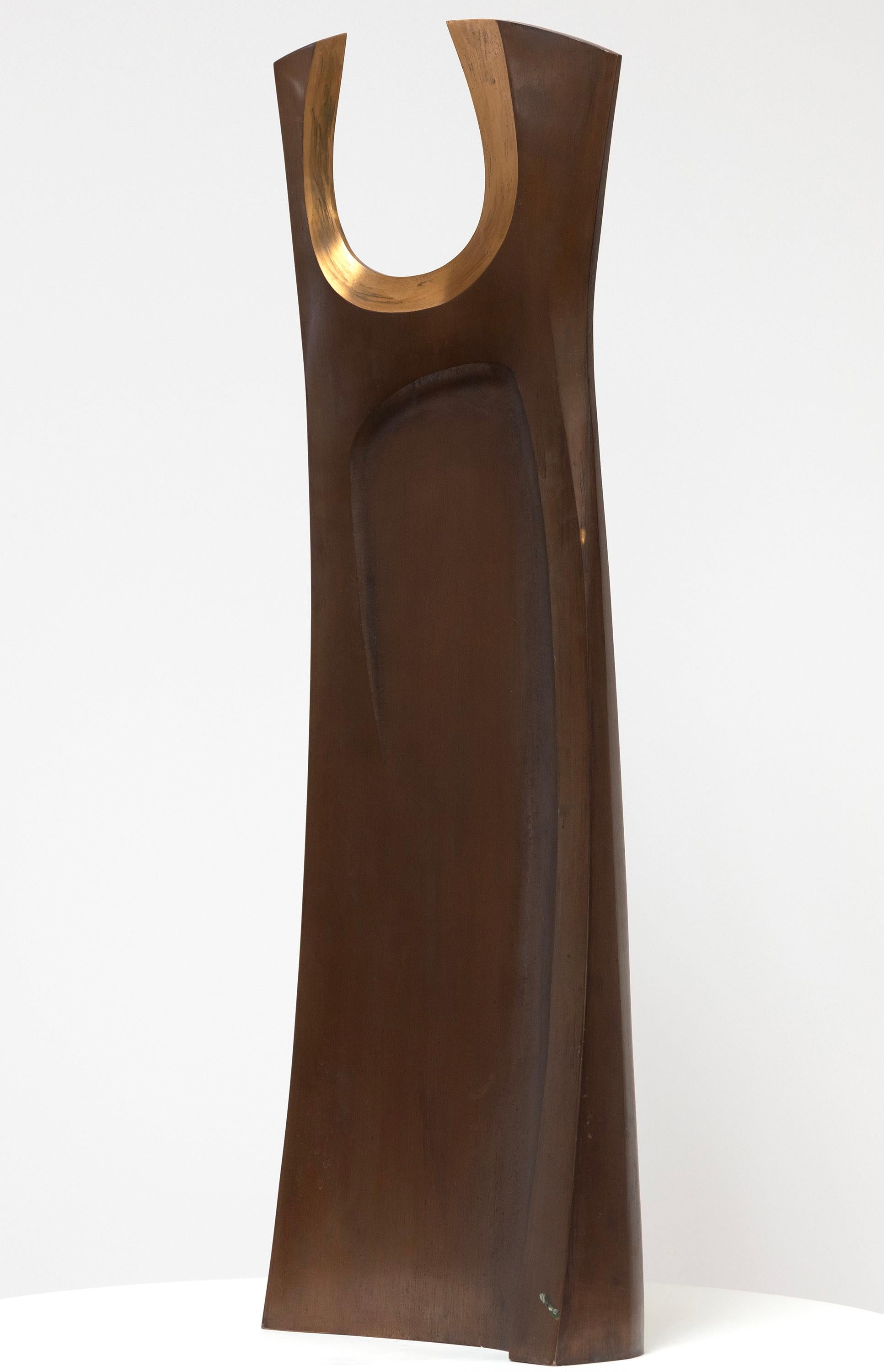 Unbenannt (Gold), Abstract Sculpture, von Robert Adams