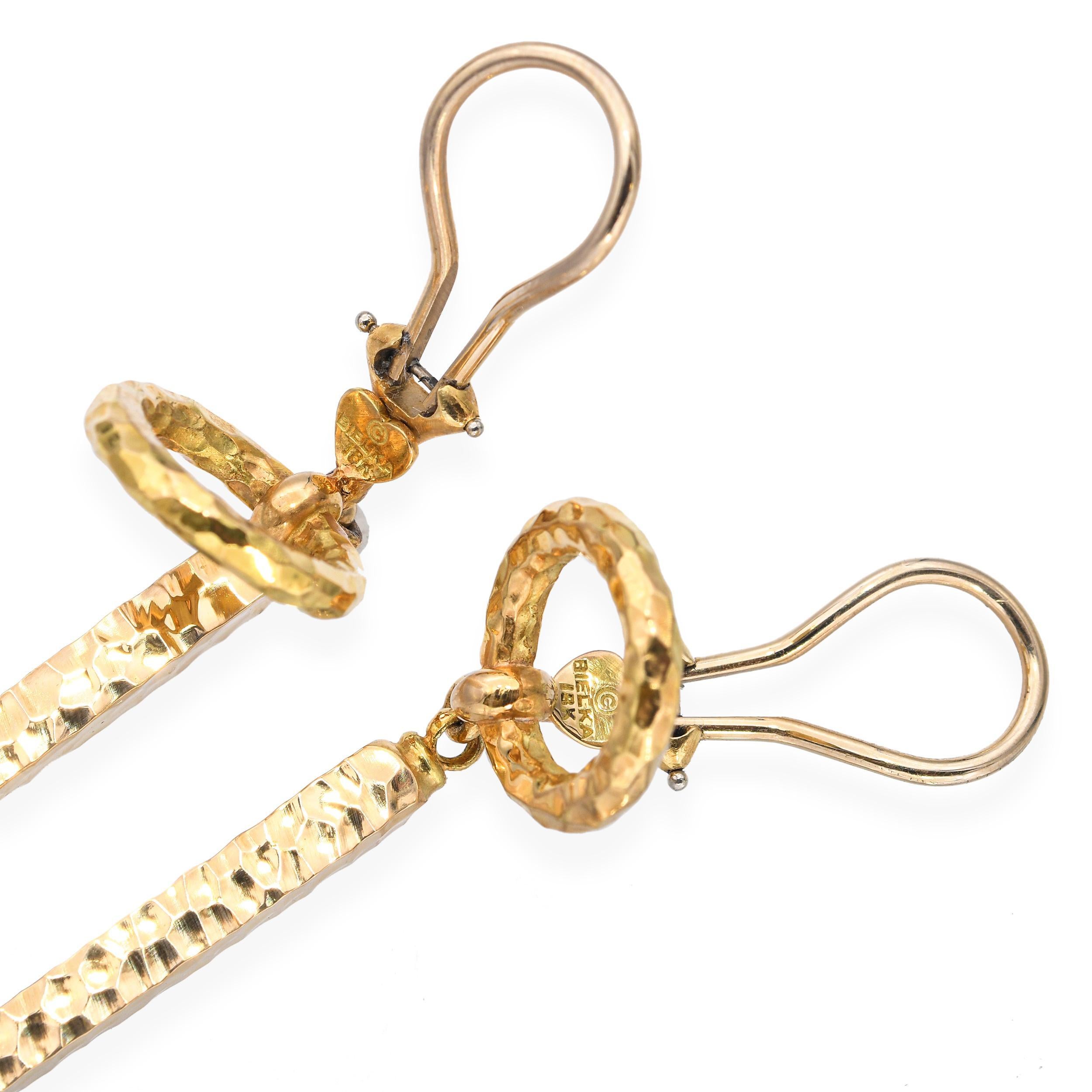 Robert Bielka Boucles d'oreilles pendantes poignard en or jaune 18k martelé à la main en vente 1