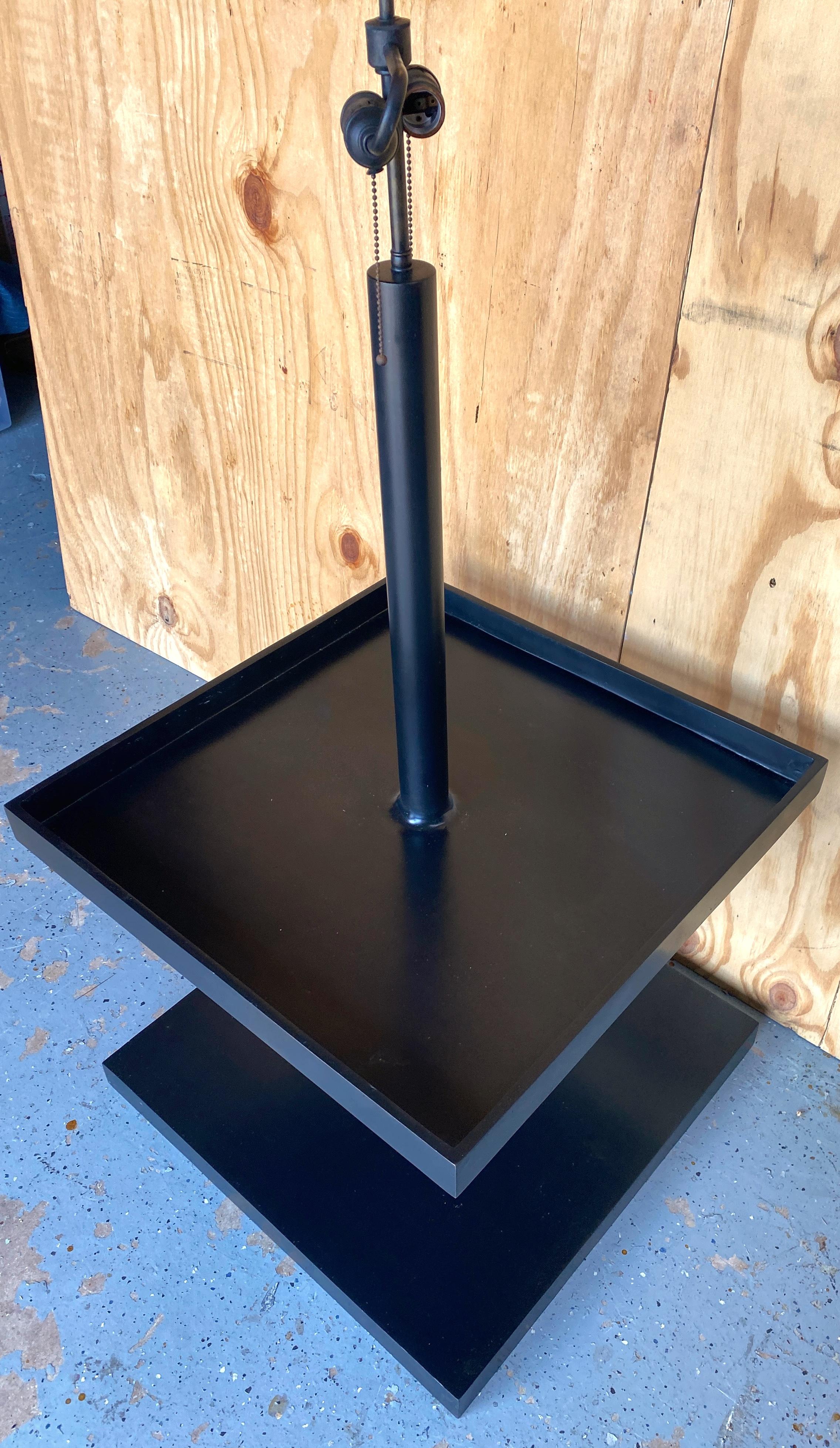 Bray & Schaible, Coppia di lampade da terra in bronzo moderniste/minimaliste Companion In condizioni buone in vendita a West Palm Beach, FL