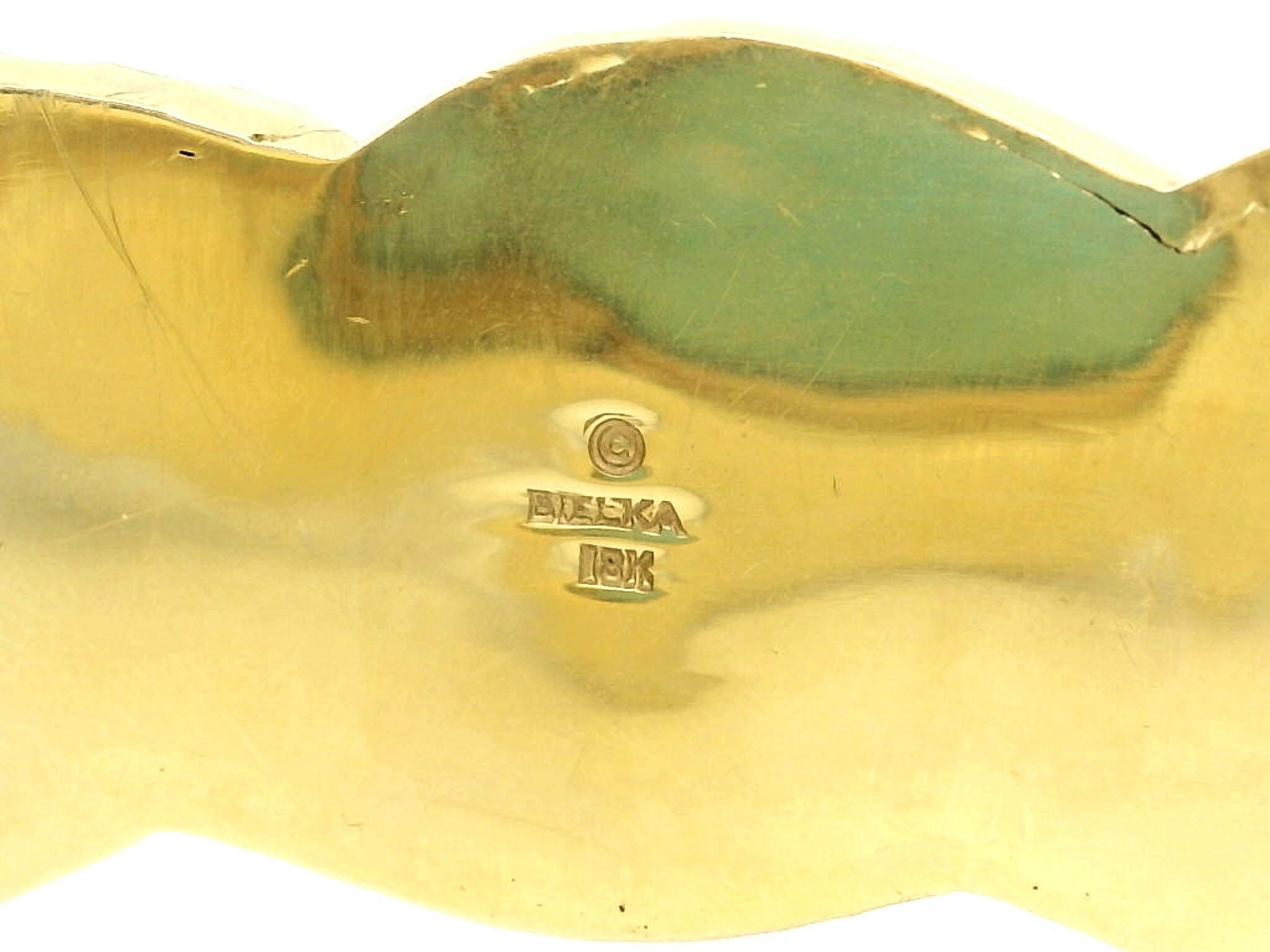 Robert Bruce Bielka Bracelet jonc à charnière martelé en or 18 carats avec grande turquoise en vente 6