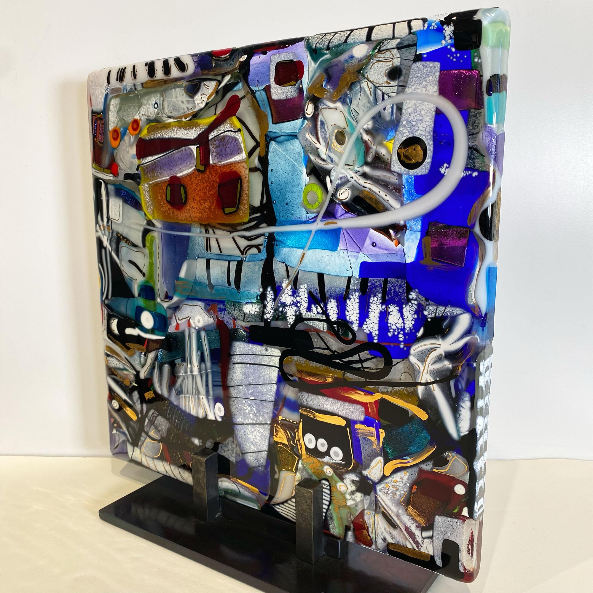 Panneau carré en verre fusionné, sculpture abstraite canadienne brillante - Sculpture de Robert Buick