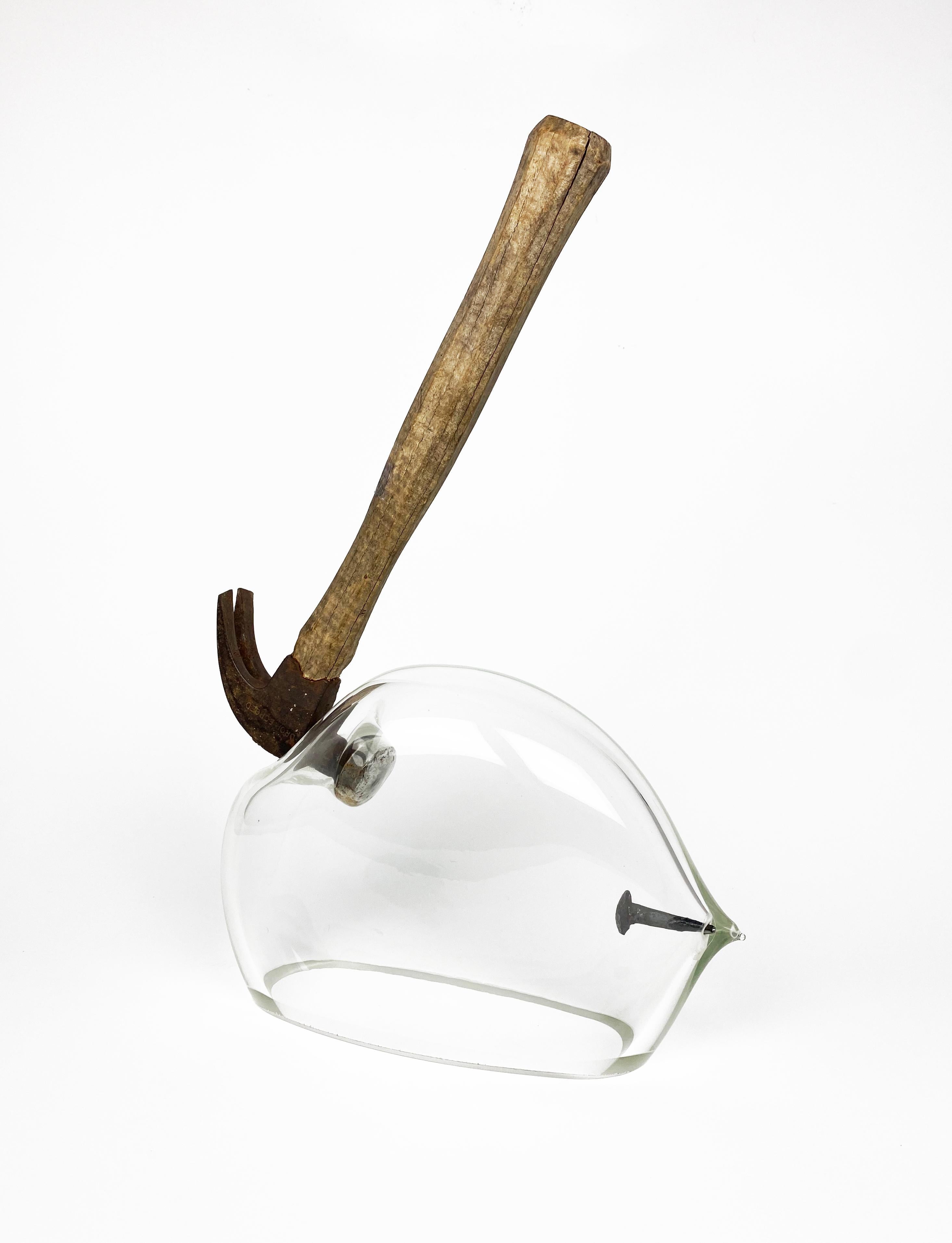 Hammer Swingin ( plateau de table en verre soufflé à clous sculpture trouvée Chihuly) en vente 1