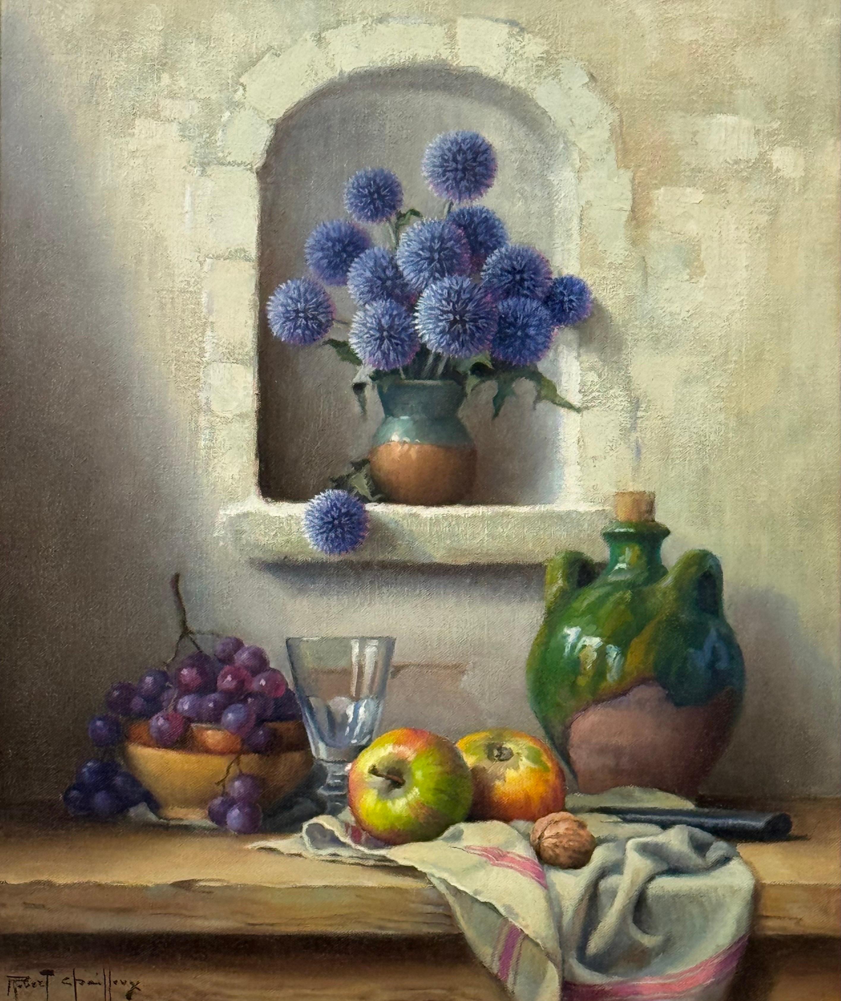 Naturaleza muerta con flores y frutas en el interior de una granja francesa por un artista francés - Painting de Robert Chailloux