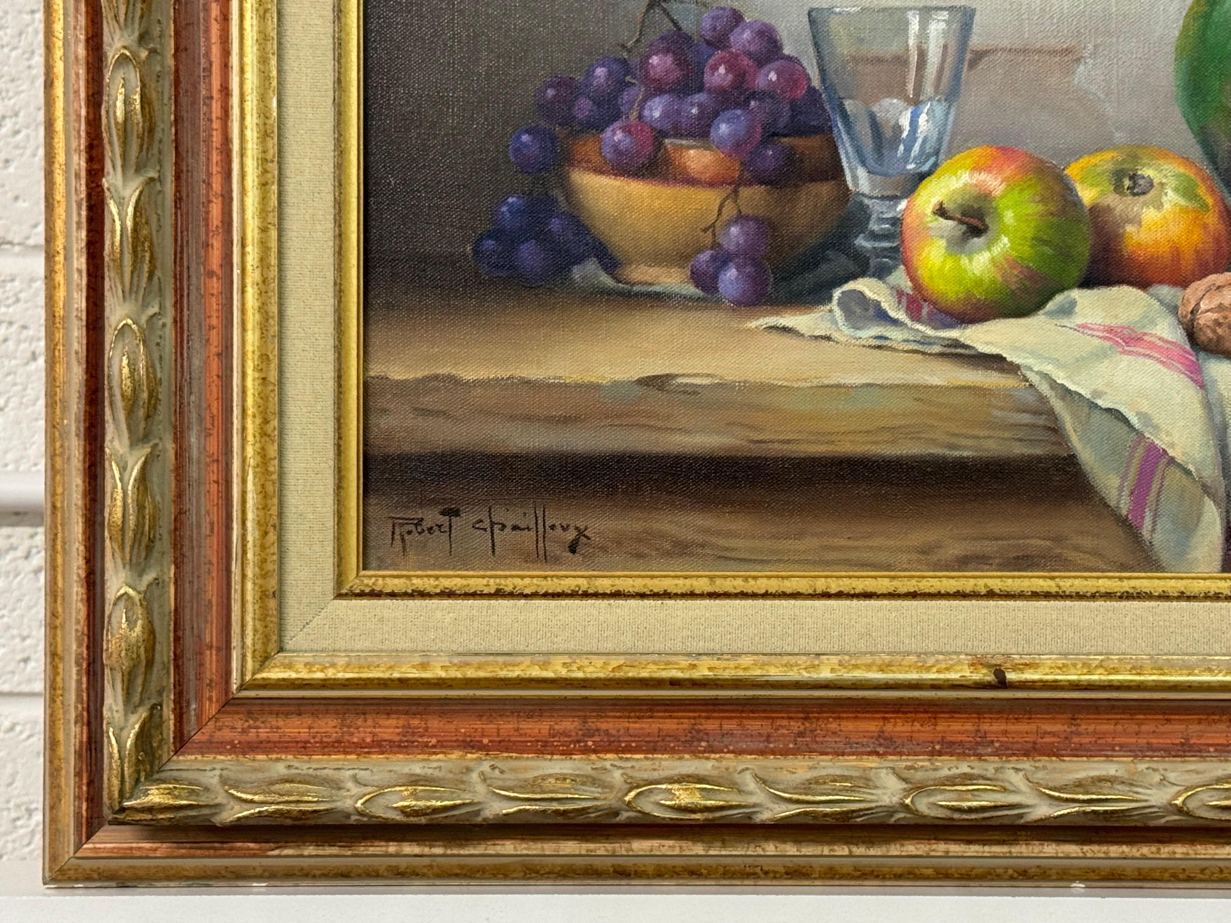 Naturaleza muerta con flores y frutas en el interior de una granja francesa por un artista francés - Painting Realista de Robert Chailloux