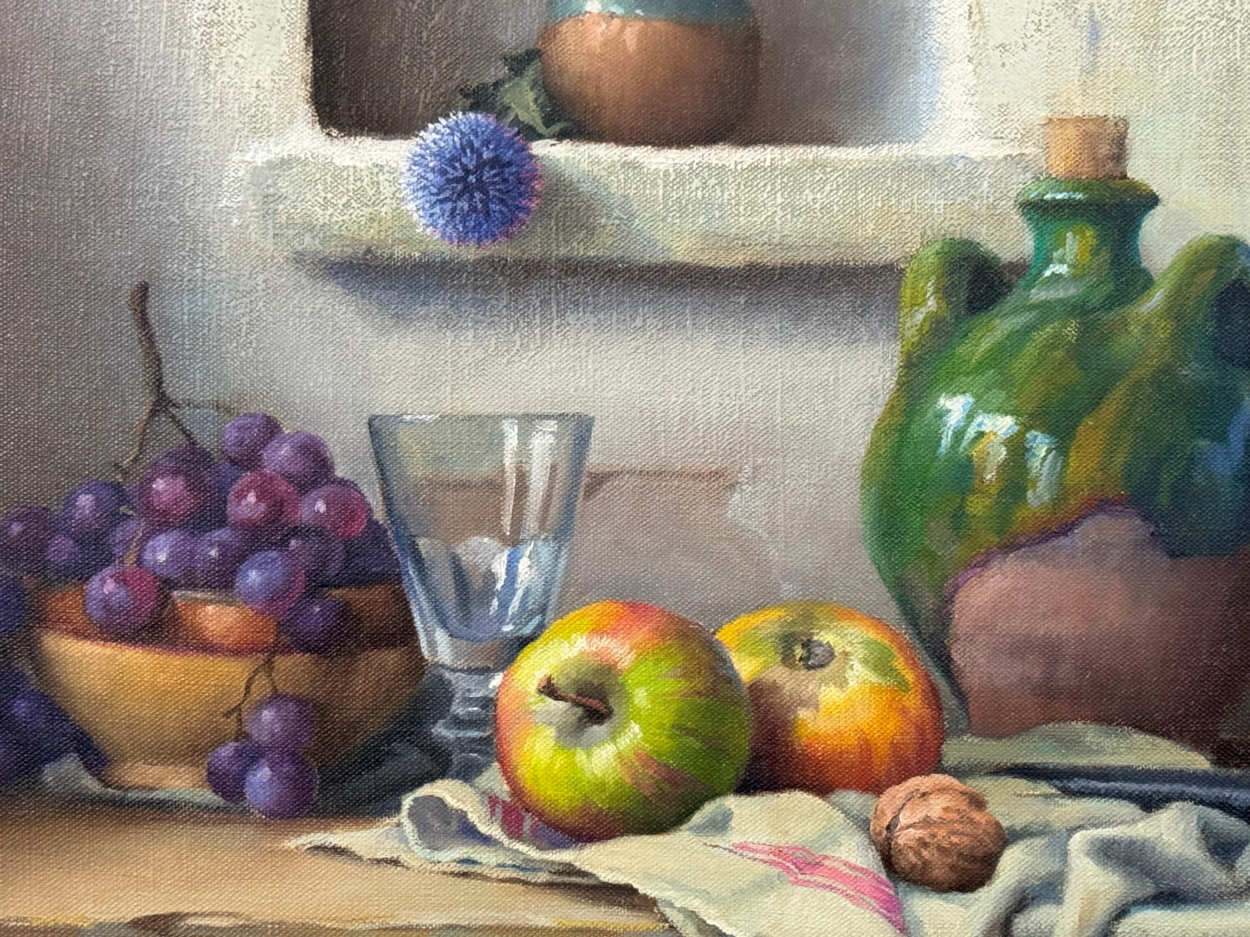 Naturaleza muerta con flores y frutas en el interior de una granja francesa por un artista francés en venta 4
