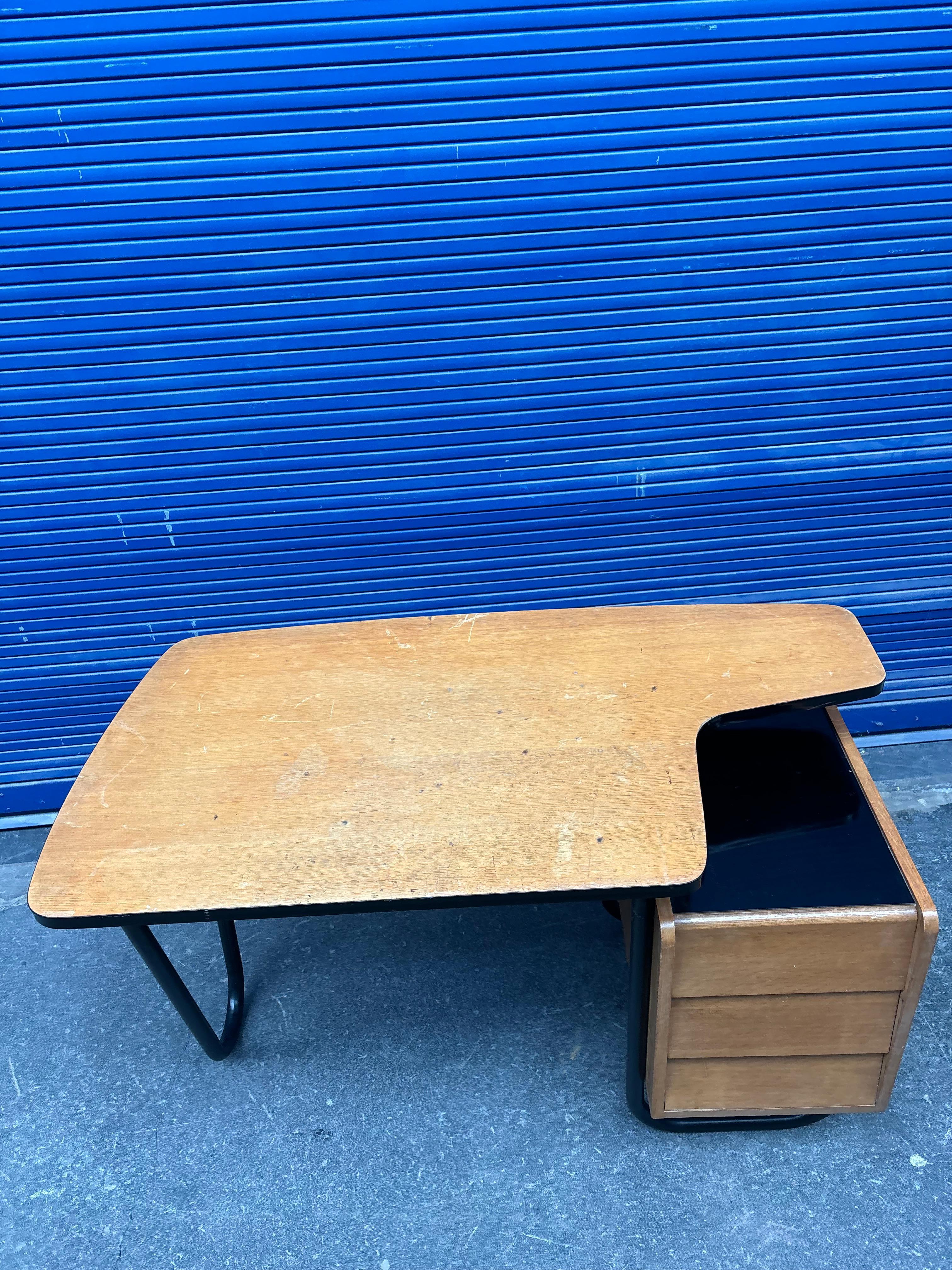 Robert Charroy Schreibtisch für Anthony Universität im Angebot 6