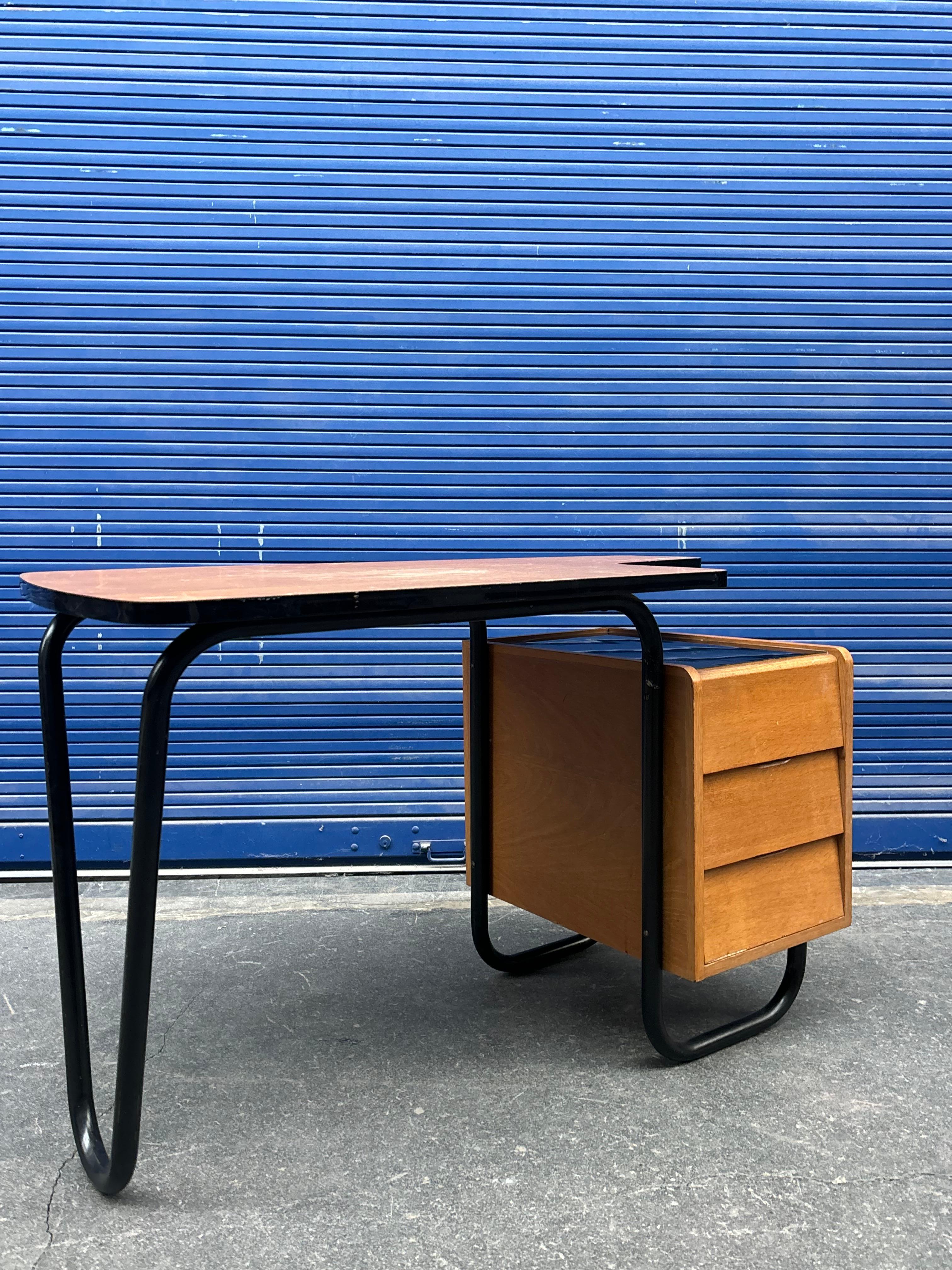 Robert Charroy Schreibtisch für Anthony Universität (Moderne der Mitte des Jahrhunderts) im Angebot