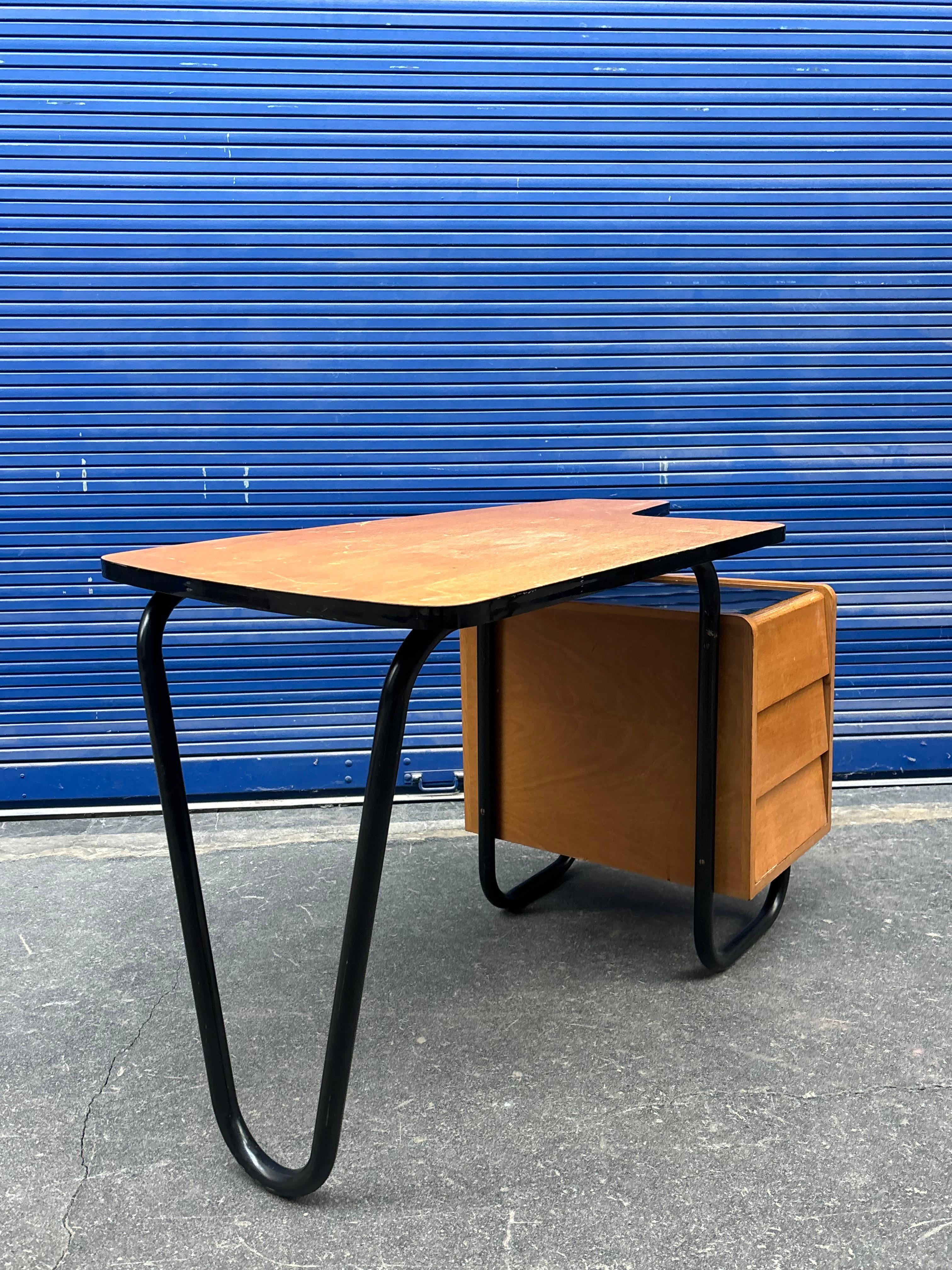 Robert Charroy Schreibtisch für Anthony Universität (Mitte des 20. Jahrhunderts) im Angebot