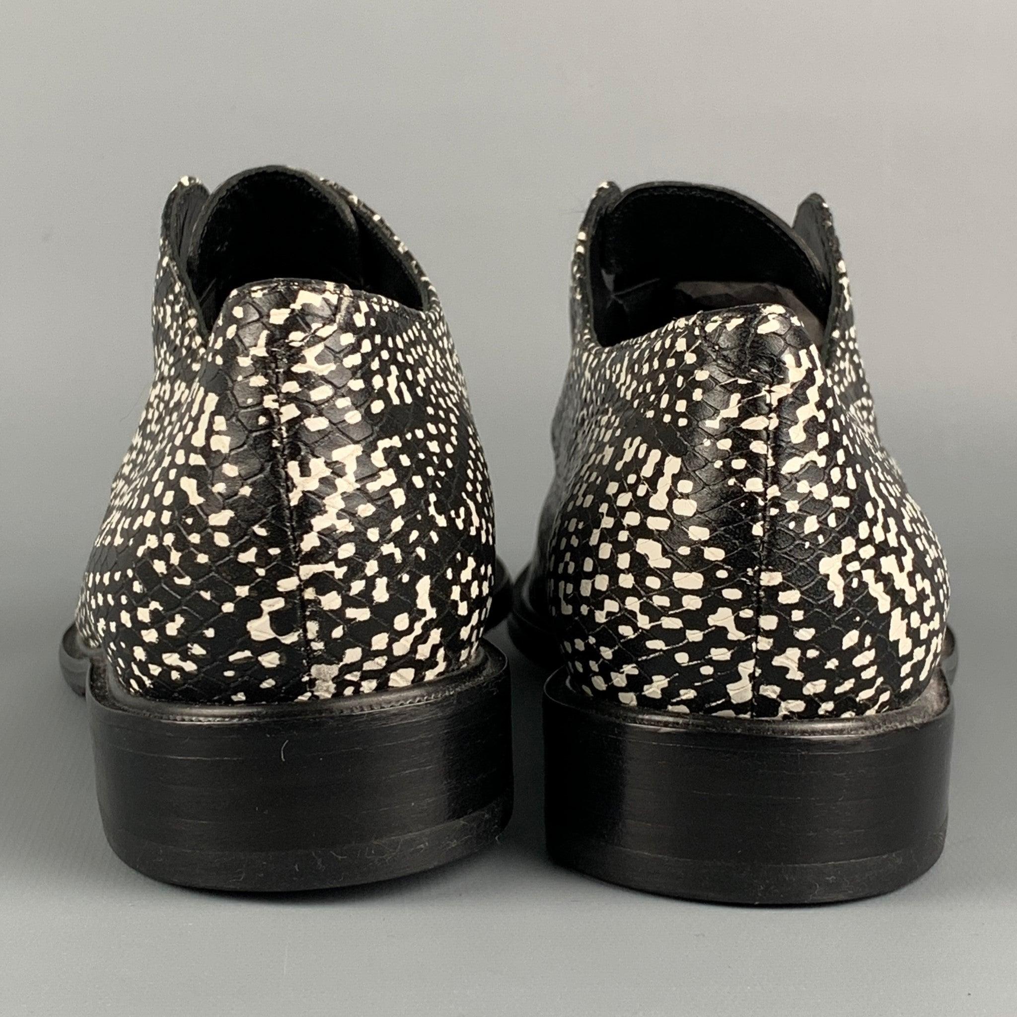 ROBERT CLERGERIE Size 7.5 Black White Leather Print Laceless Shoes For Sale 1