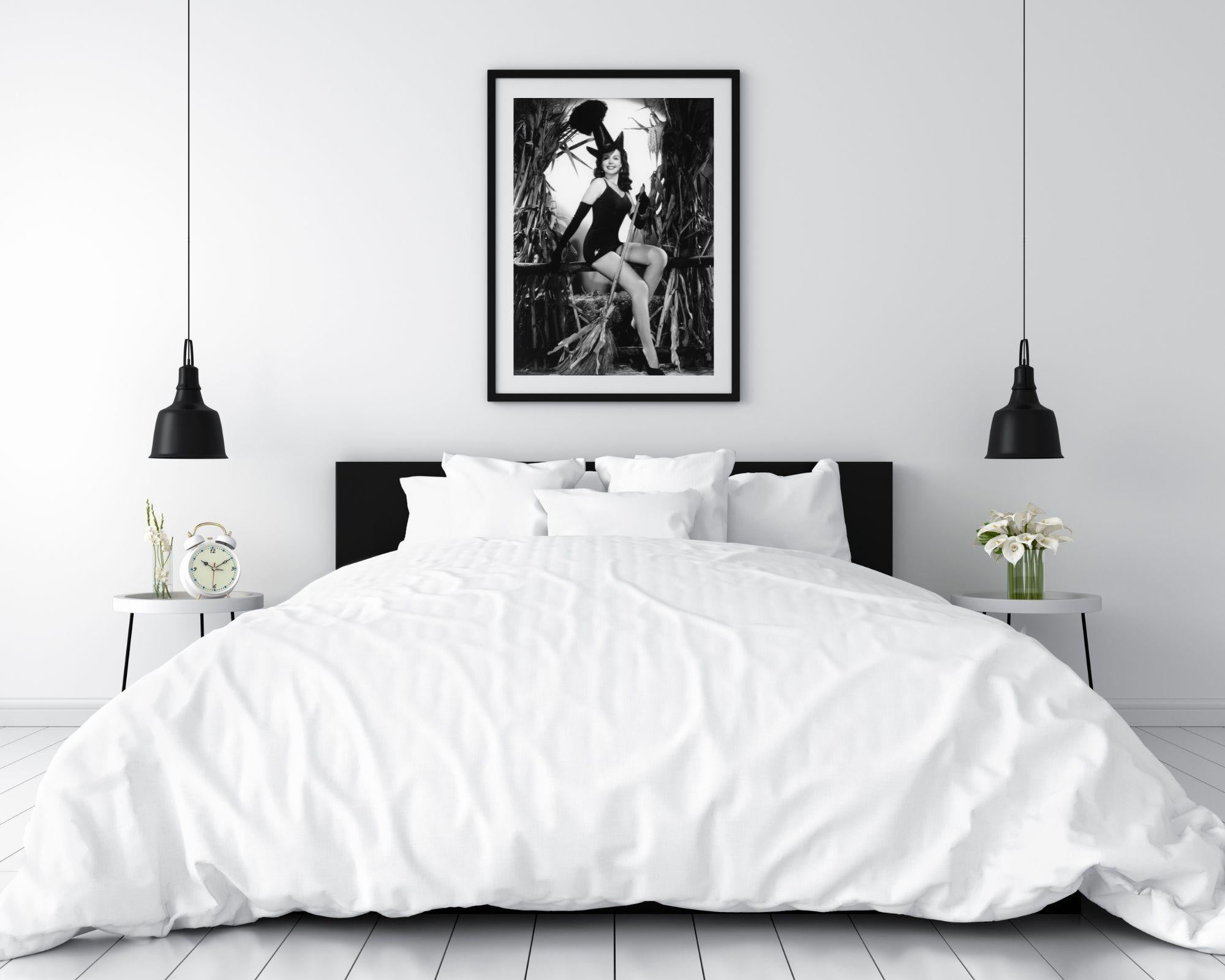 Ann Miller als Witch – Photograph von Robert Coburn