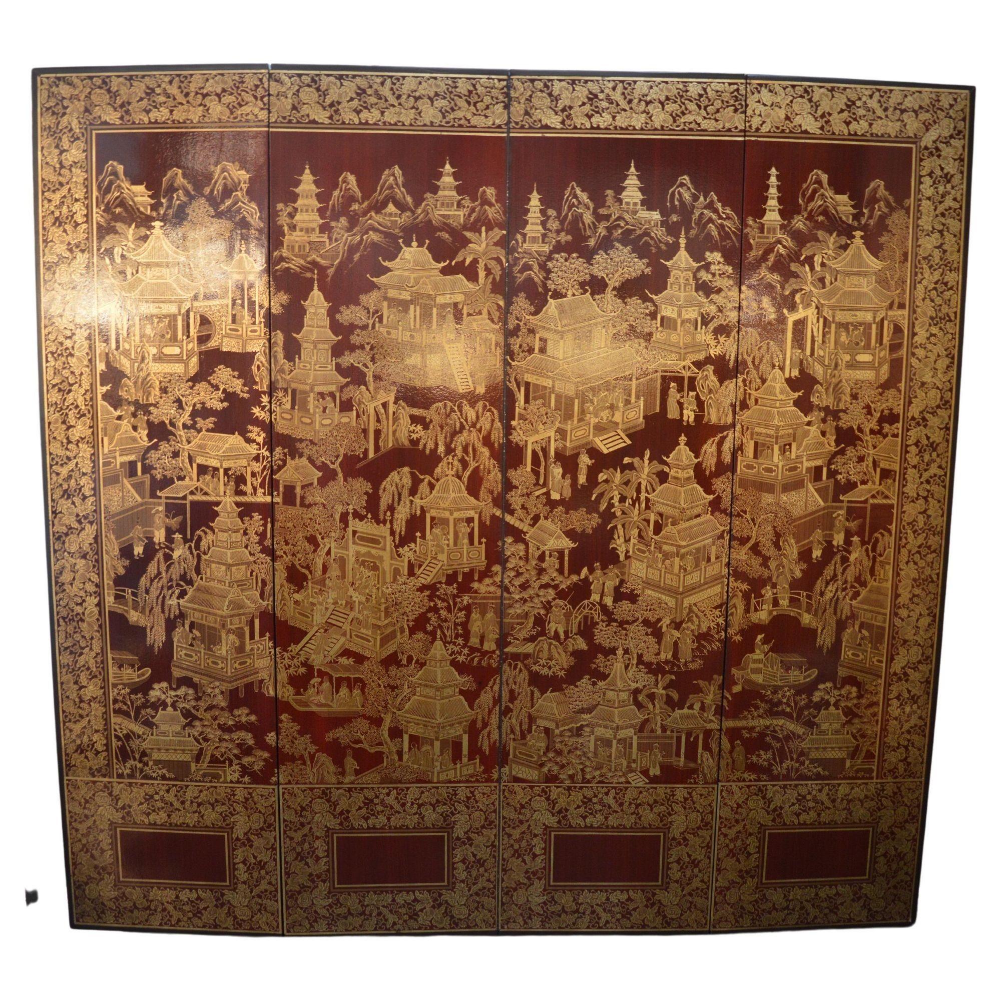 Auffälliger vierteiliger, handbemalter Chinoiserie-Bildschirm des bekannten Künstlers und Designers Robert Crowder. Dieser im 20. Jahrhundert in den USA hergestellte Paravent zeichnet sich durch elegante Blattgoldverzierungen auf einem satt rot