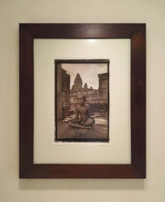 Piccolo Buddha incorniciato in fotoritocco seppia, stampa a pigmenti d'archivio