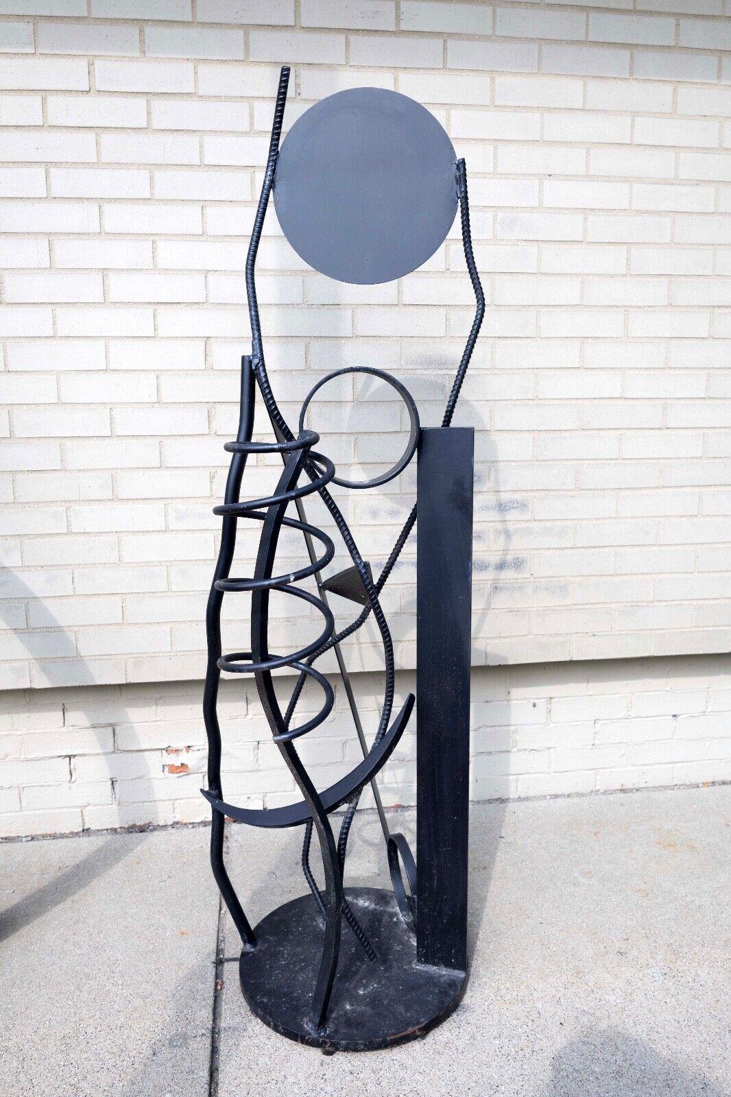 Robert D. Hansen Black Forged Metal Coil Abstract Contemporary Modern Sculpture (Sculpture moderne contemporaine en métal forgé noir) Bon état - En vente à Keego Harbor, MI
