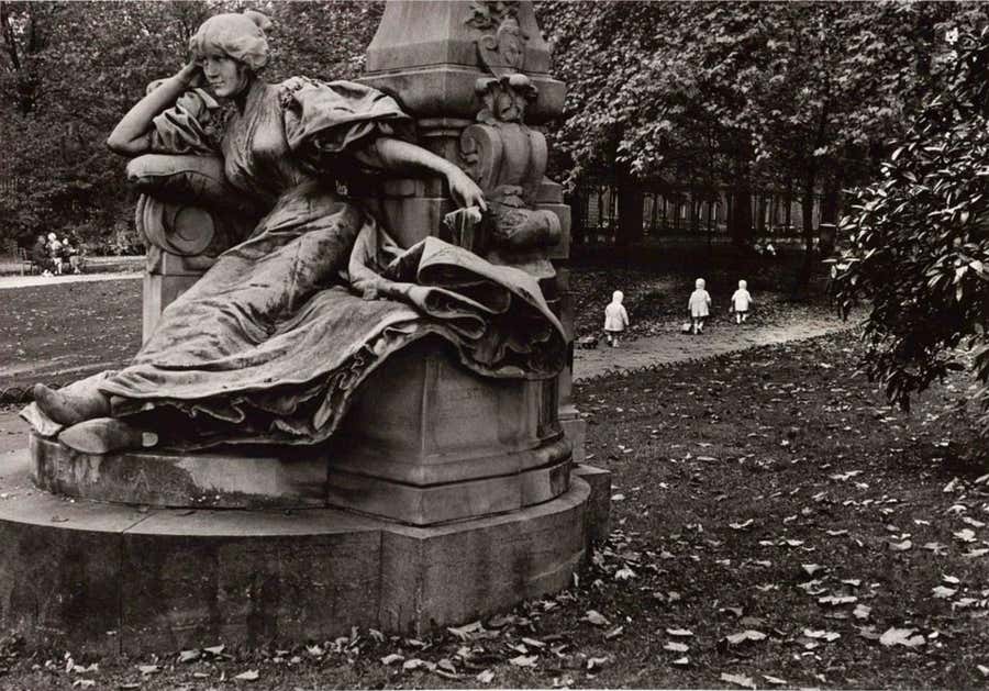 Trois Petits Enfants Blancs, 1971