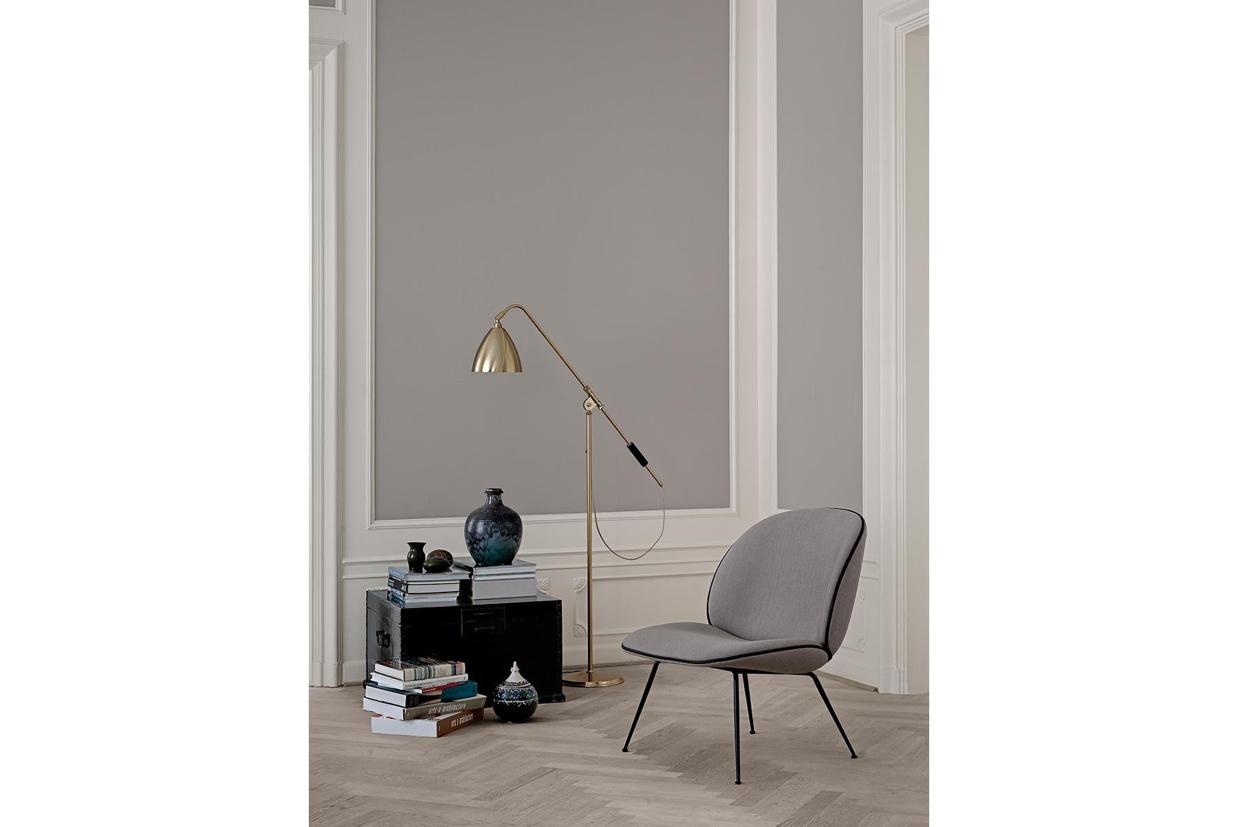 The iconic Bestlite BL4 floor lamp, designed by Robert Dudley Best in 1930, was initially adopted by garages and the Royal Air force engineering departments due to its great functionality and adjustable arm. With its numerous finishes, the timeless