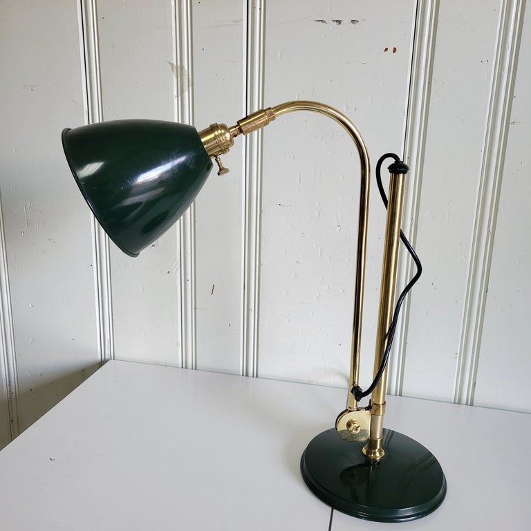 Robert Dudley was an important part of the Bauhaus movement, designing several iconic pieces and this lamo being one of the most recognizable. This is the BL 1 desk lamp and is fully adjustable in height. This is one of the older versions before