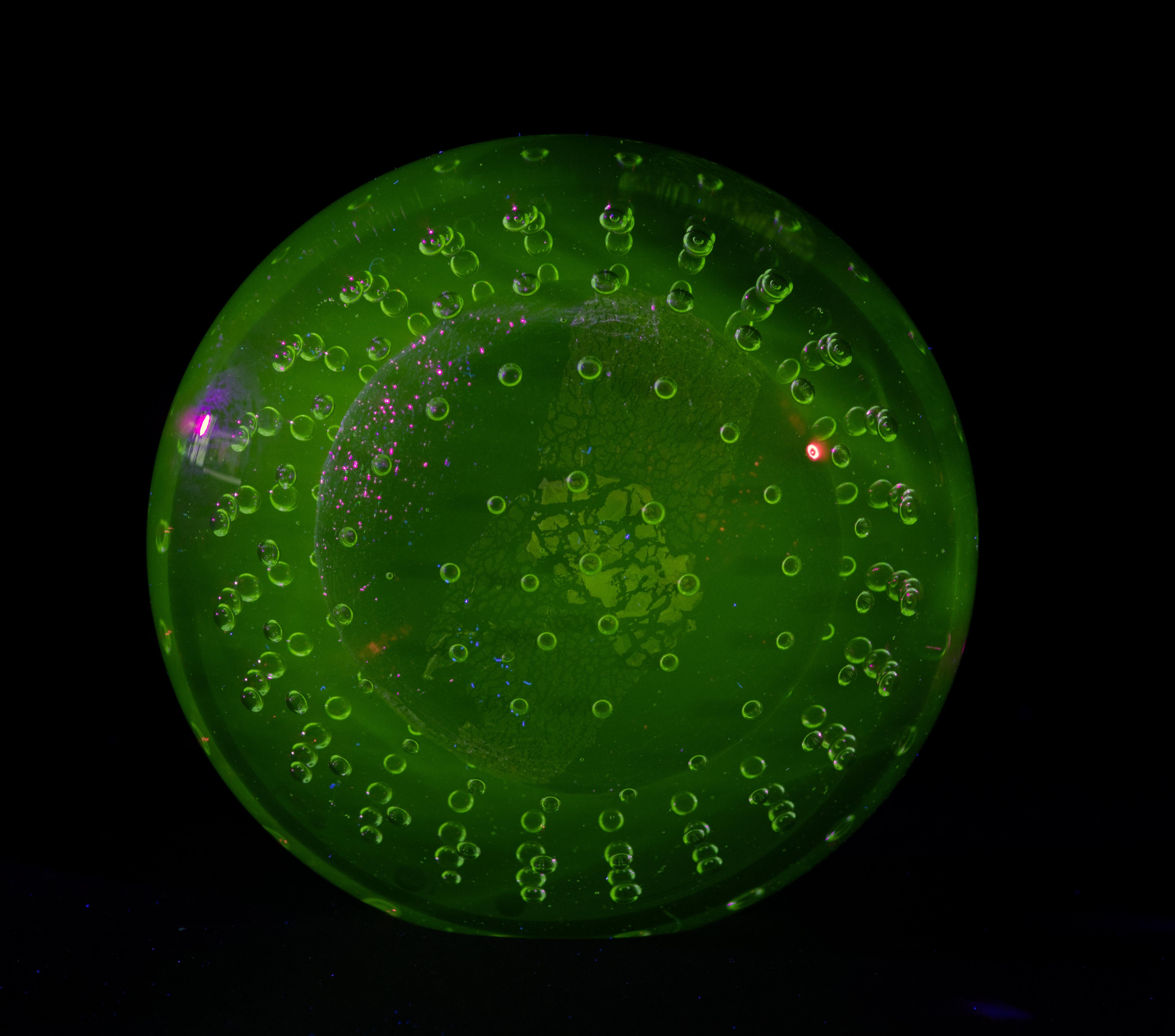 Postmoderno Robert Eickholt Scultura a disco dicroico di grandi dimensioni, vetro artistico americano in vendita