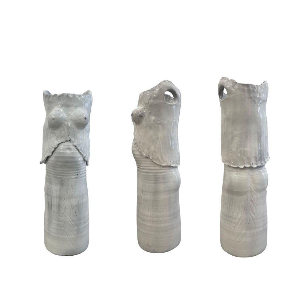 Vase femme - Gris Nude Sculpture par Robert et Jean Cloutier