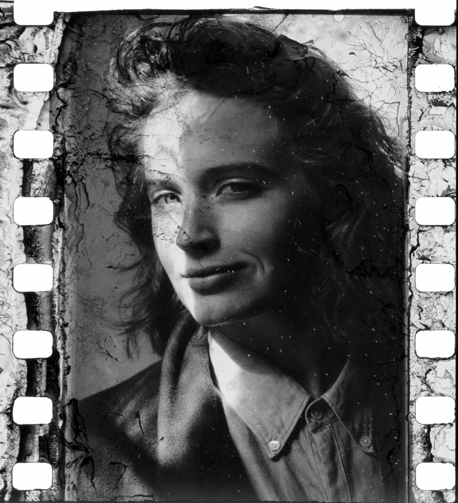 Portrait Photograph de Robert Farber - Deterioro Serie 177