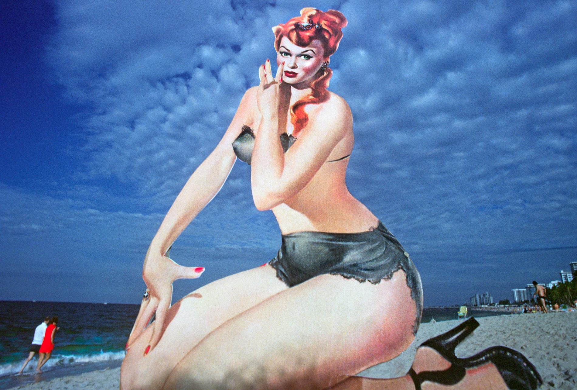 Girly Pin-Up aus den 1950er Jahren hängt an Miami Beach in den 1970er Jahren