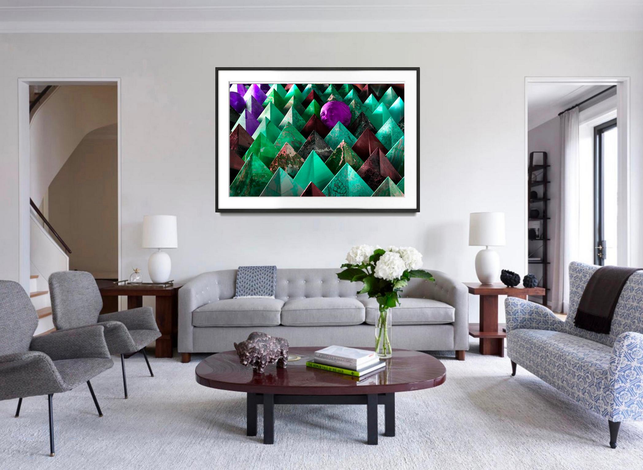 Piramidi con Terracotta Magenta  Testa Art Deco - Photograph di Robert Funk