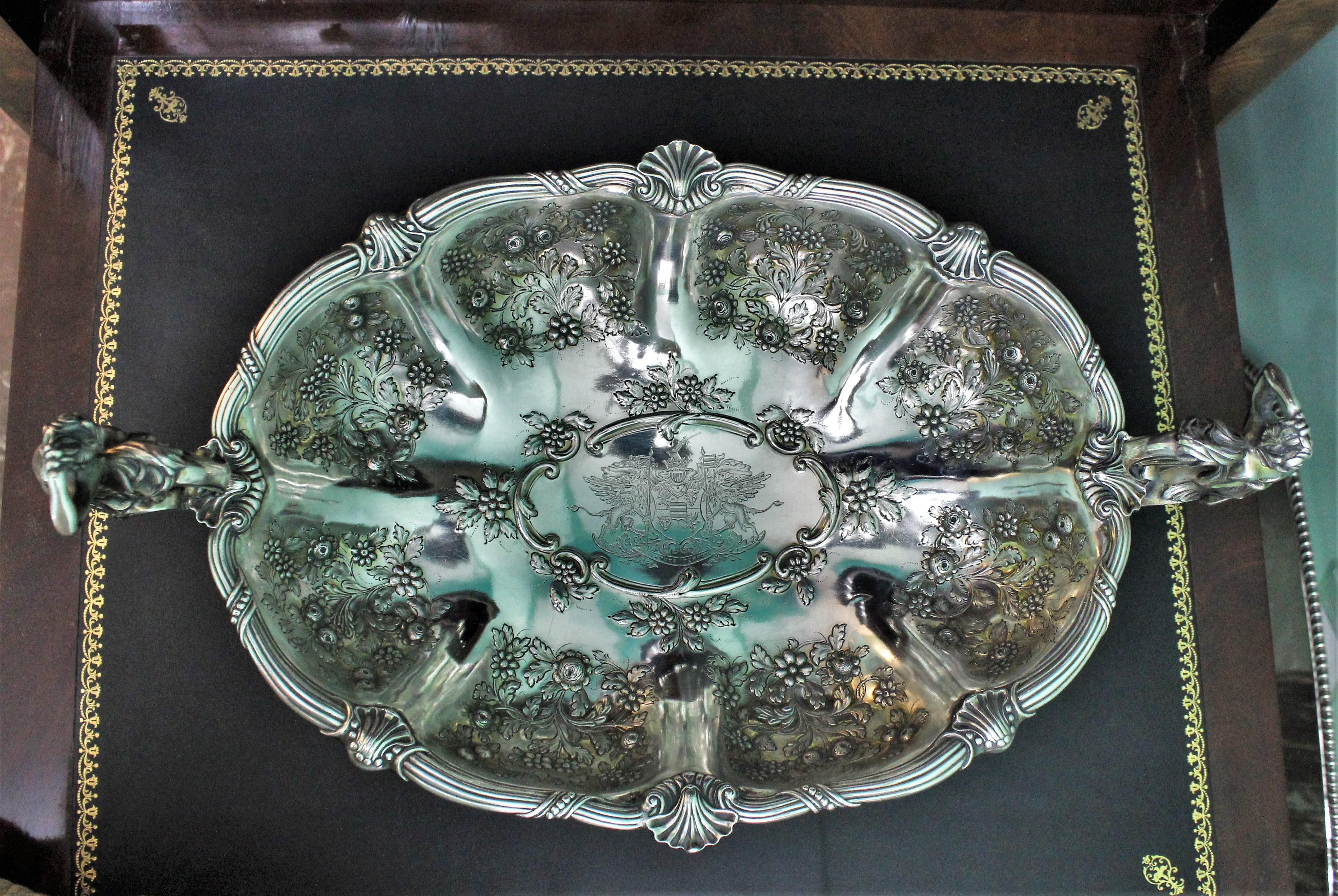 Robert Garrard 19th Century Rococo Sterling Silver Centerpiece Bowl London, 1804 For Sale 12